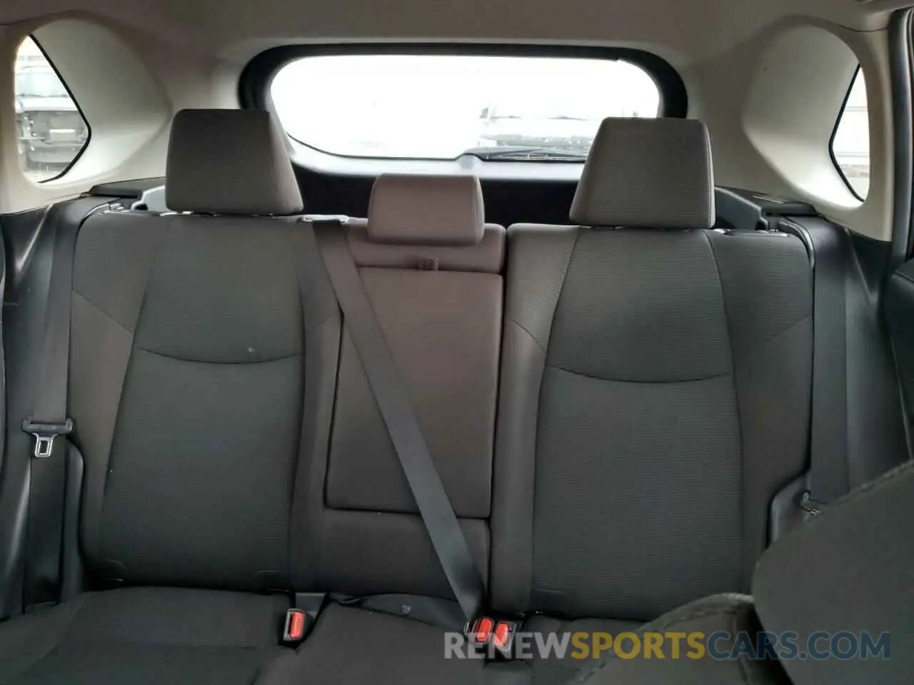 10 Photograph of a damaged car 2T3F1RFV1KW021503 TOYOTA RAV4 2019