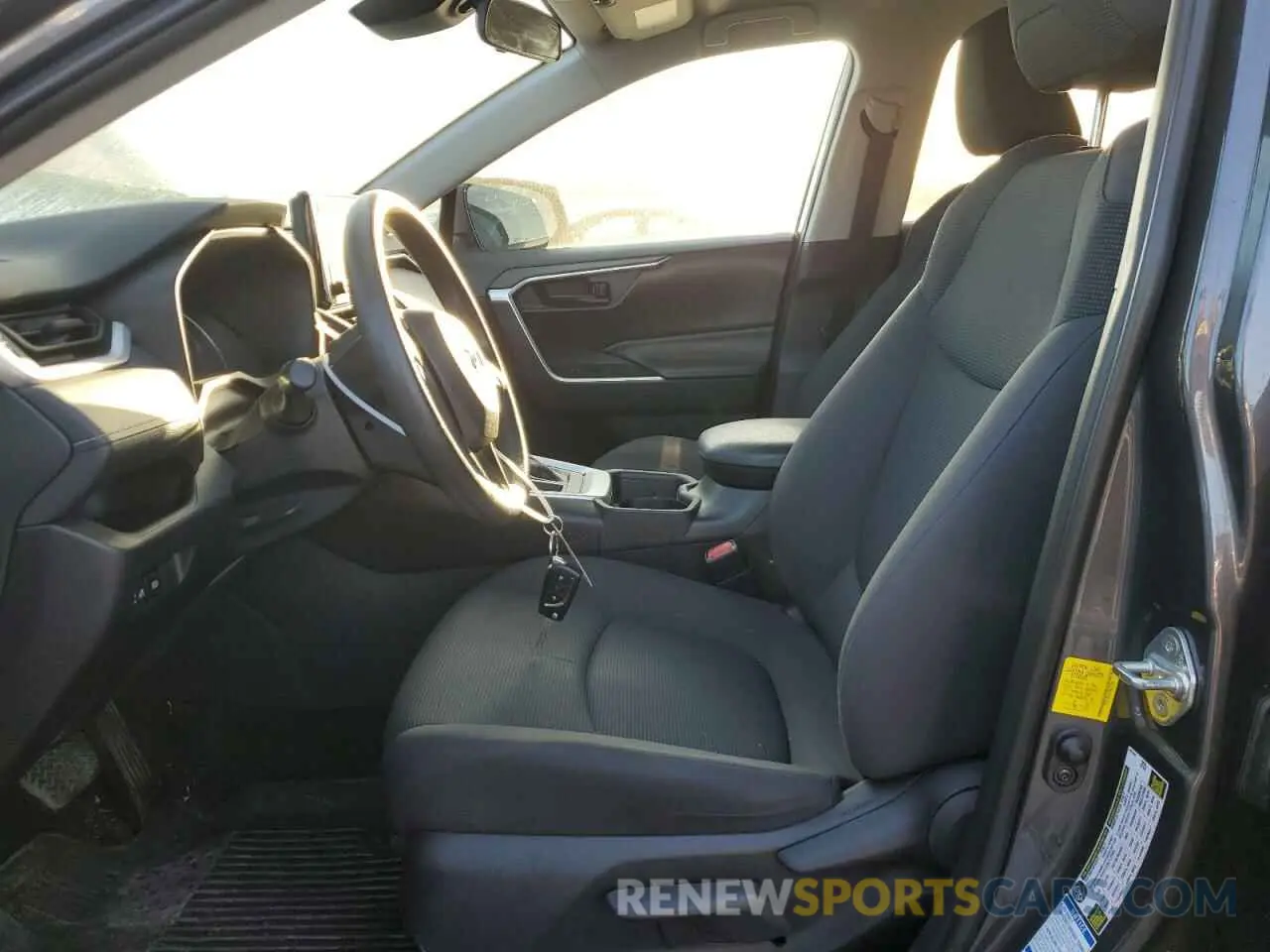 7 Photograph of a damaged car 2T3F1RFV1KW025244 TOYOTA RAV4 2019