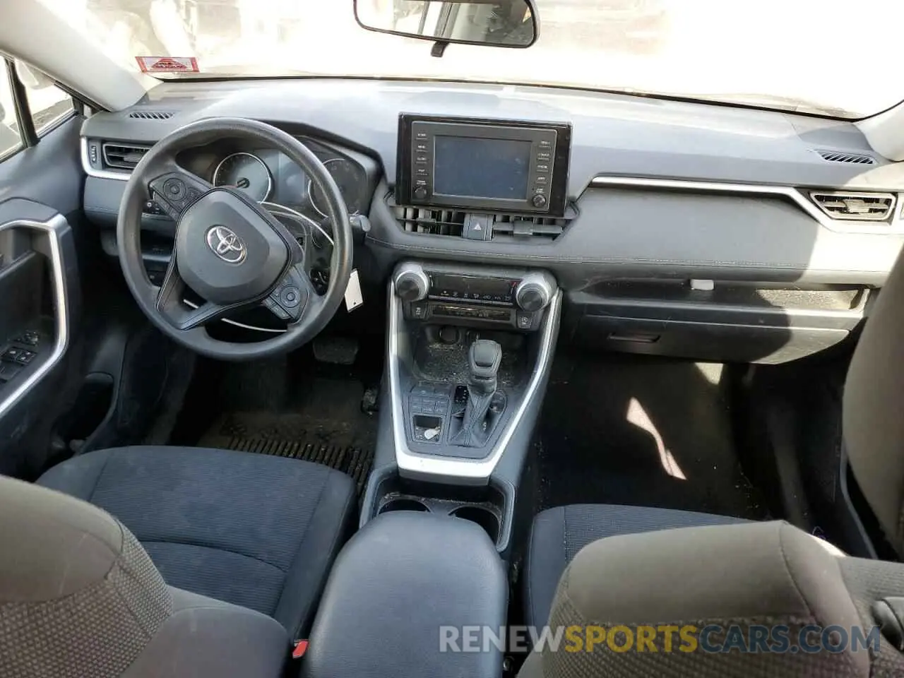 8 Photograph of a damaged car 2T3F1RFV2KW049360 TOYOTA RAV4 2019