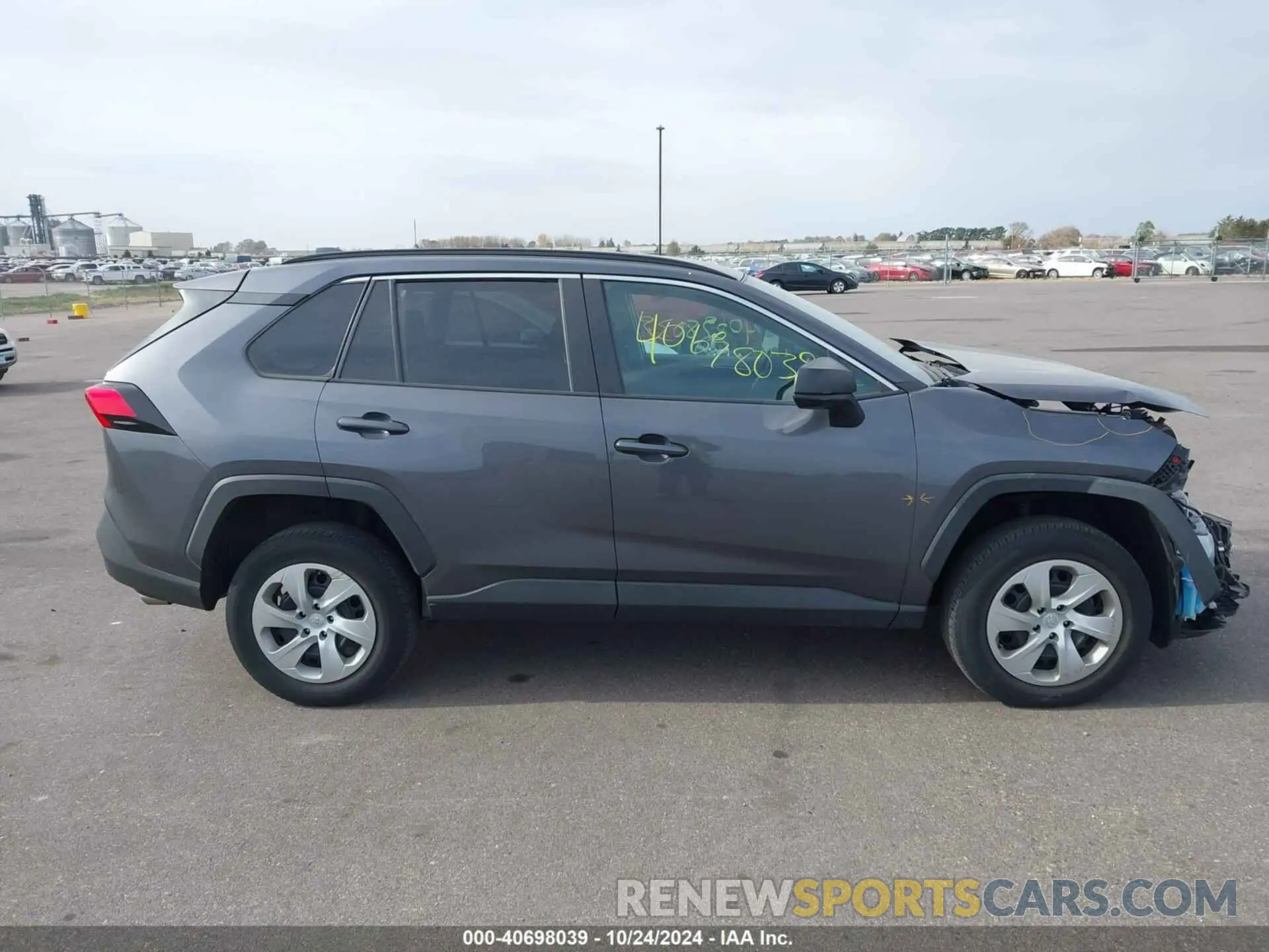 14 Photograph of a damaged car 2T3F1RFV2KW060522 TOYOTA RAV4 2019