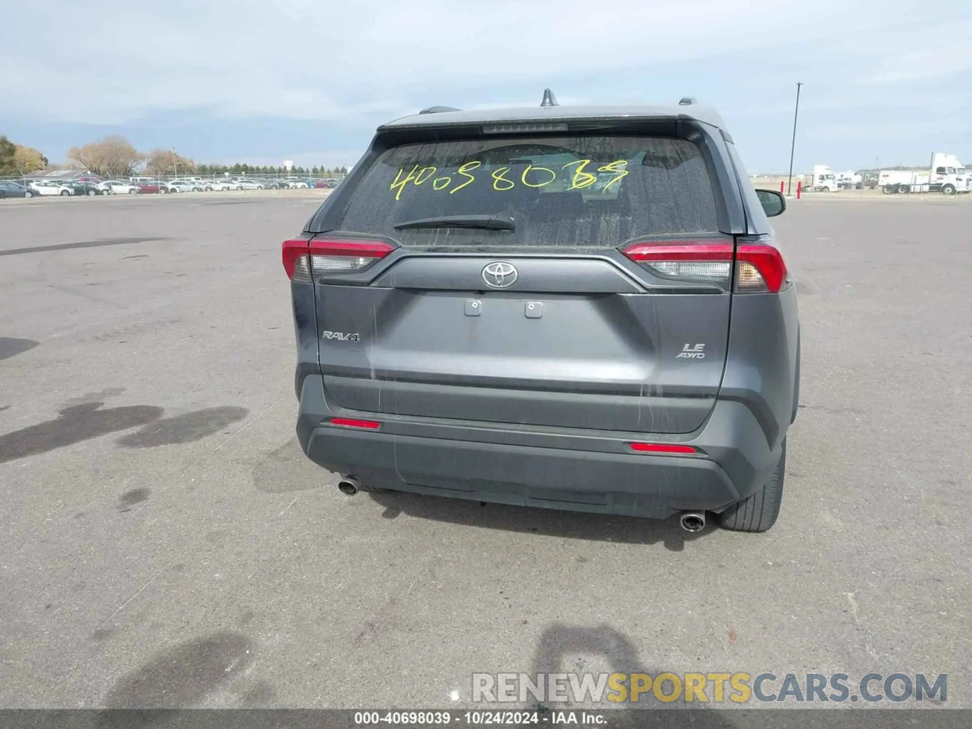17 Photograph of a damaged car 2T3F1RFV2KW060522 TOYOTA RAV4 2019