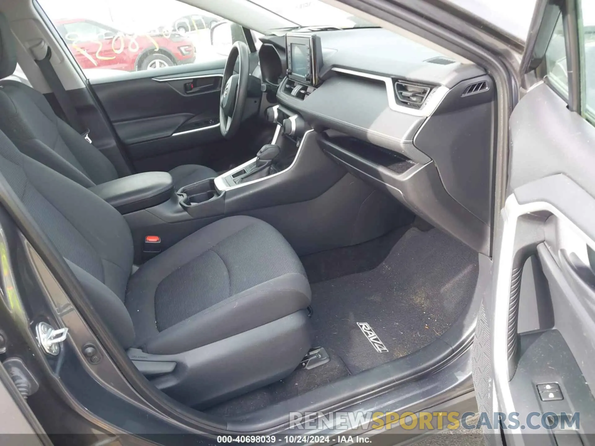 5 Photograph of a damaged car 2T3F1RFV2KW060522 TOYOTA RAV4 2019