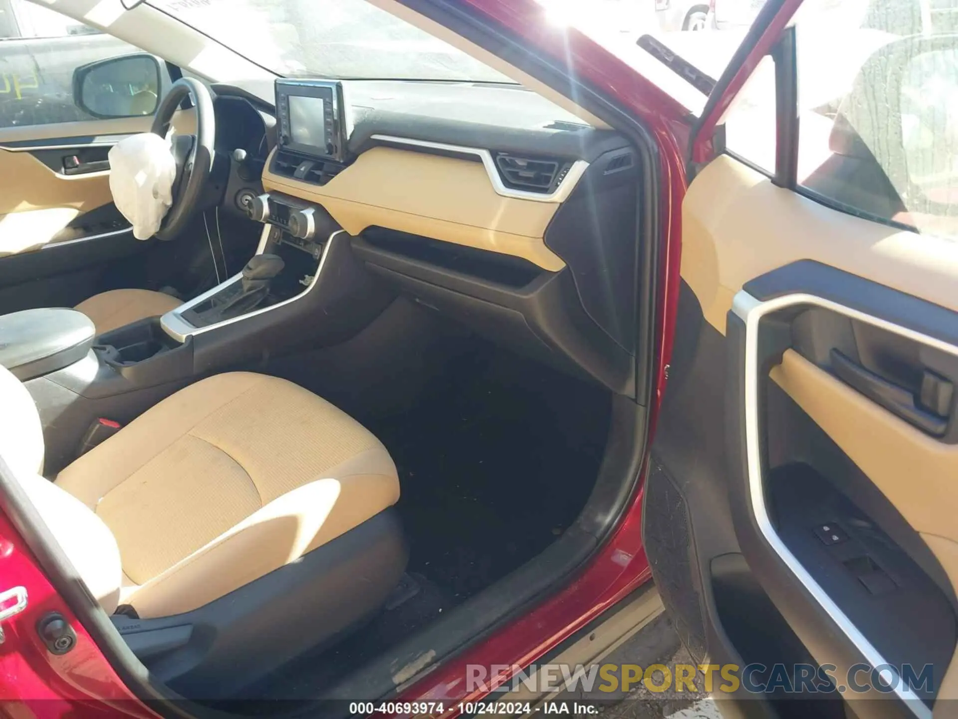 5 Photograph of a damaged car 2T3F1RFV2KW075408 TOYOTA RAV4 2019