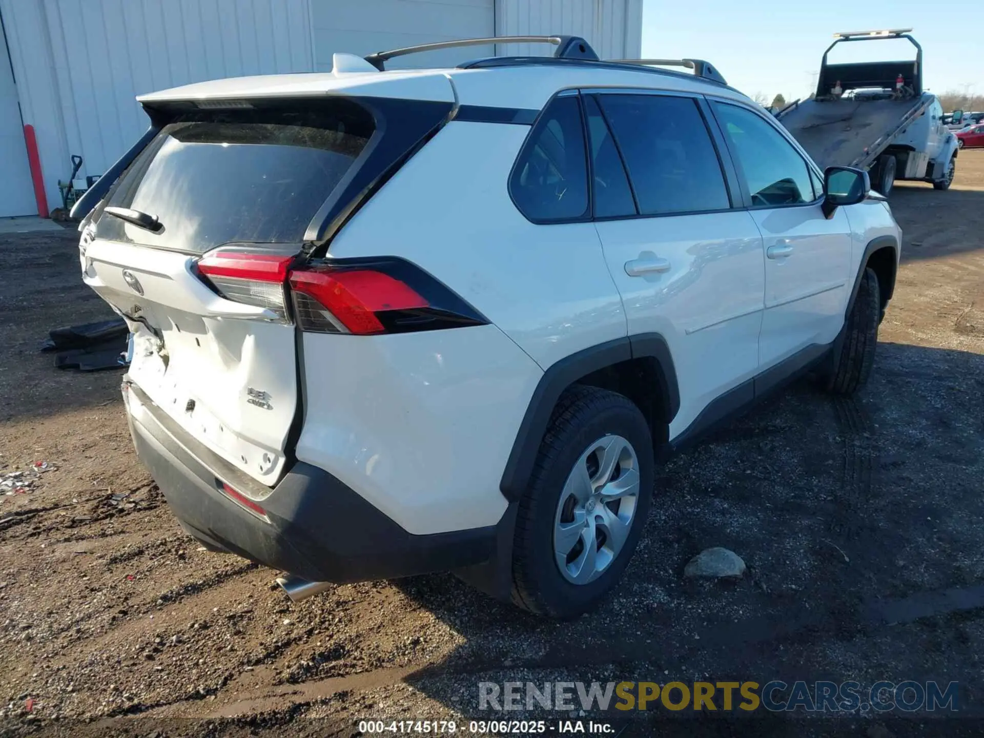 4 Photograph of a damaged car 2T3F1RFV3KW075045 TOYOTA RAV4 2019