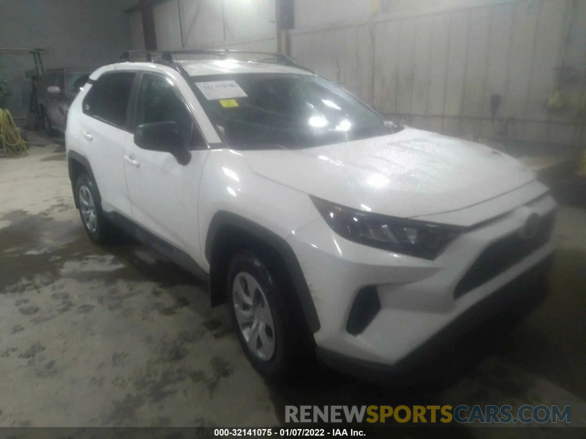 1 Фотография поврежденного автомобиля 2T3F1RFV4KC043416 TOYOTA RAV4 2019