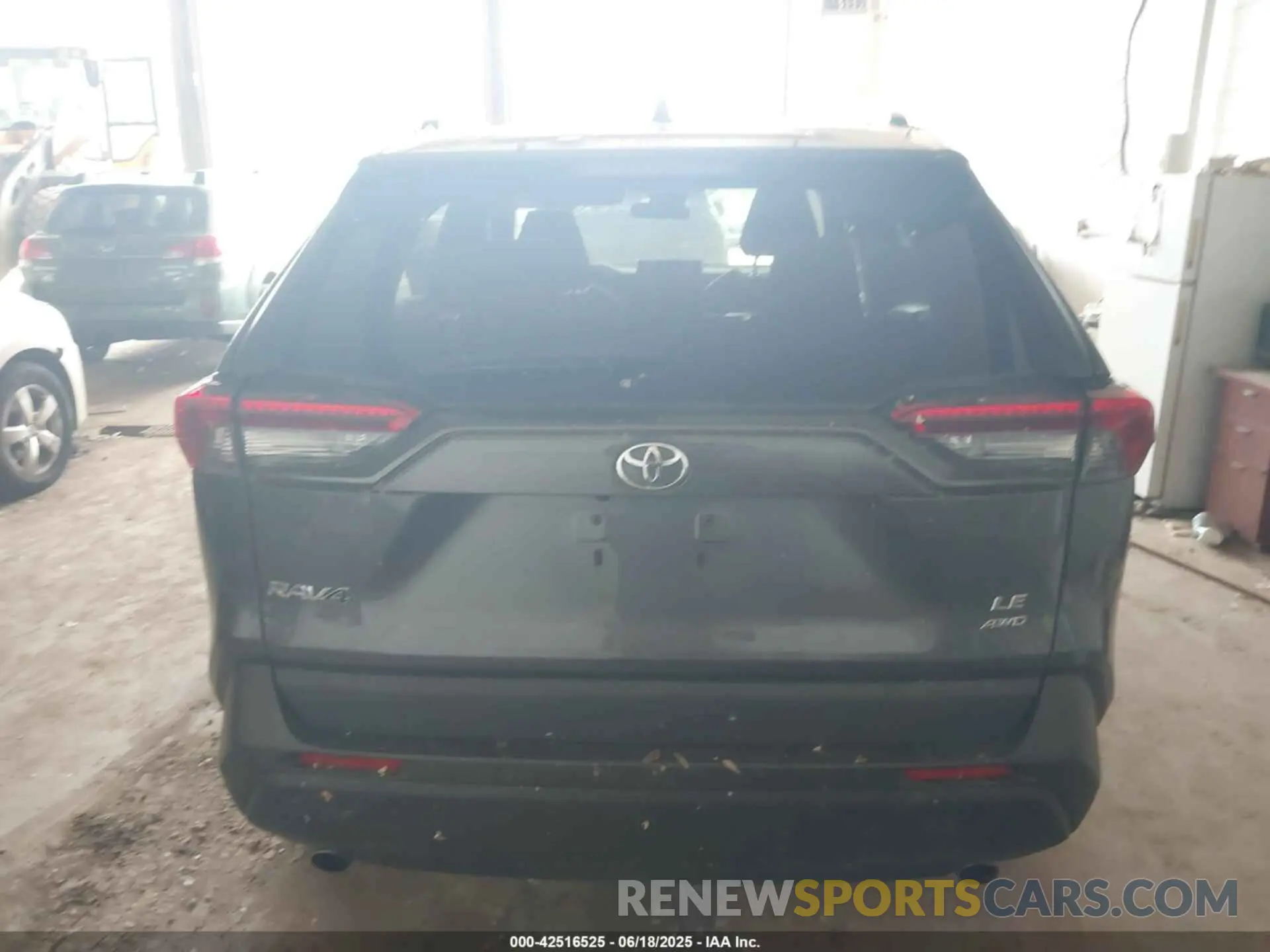 16 Photograph of a damaged car 2T3F1RFV4KW065401 TOYOTA RAV4 2019