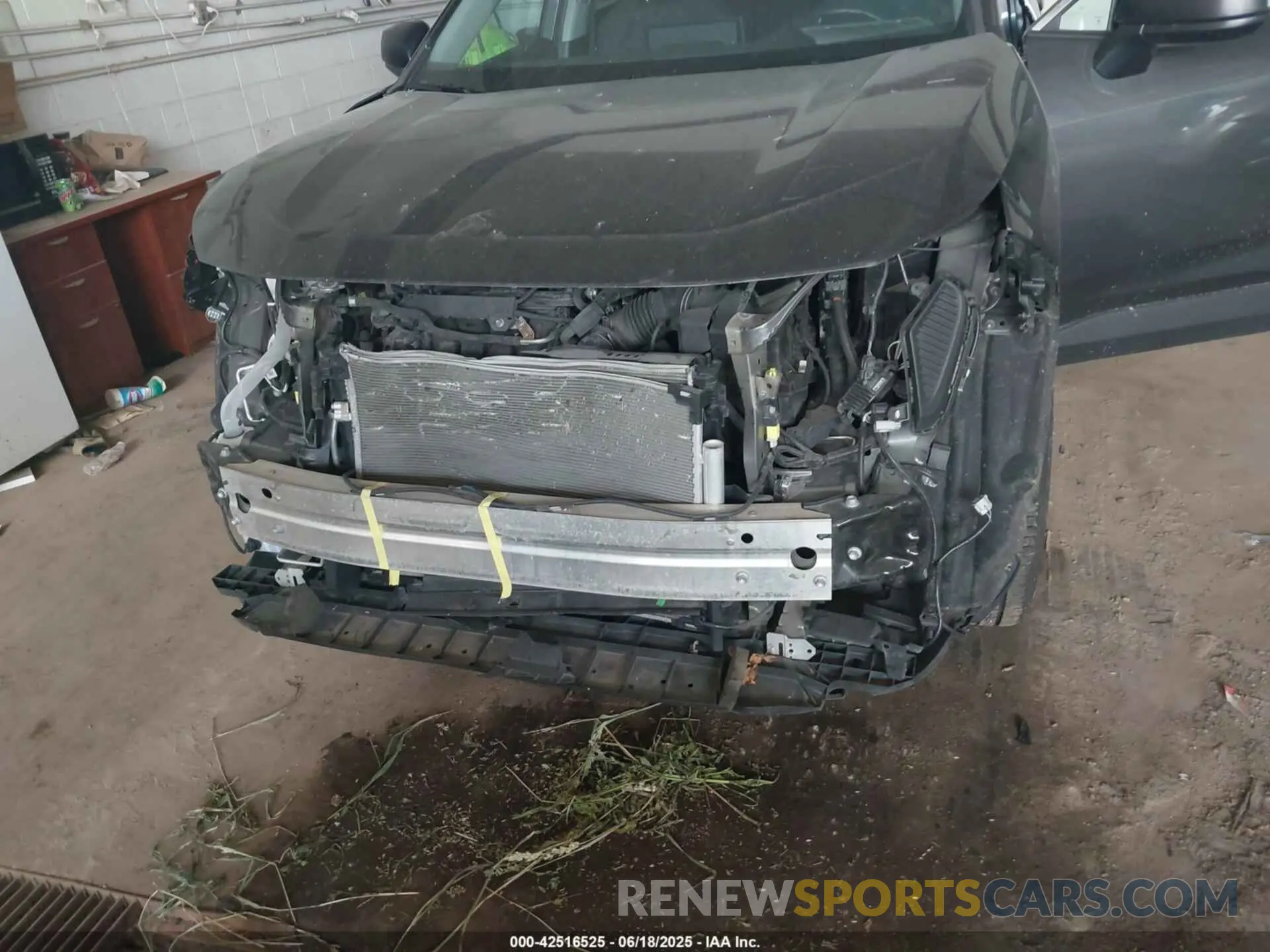 6 Photograph of a damaged car 2T3F1RFV4KW065401 TOYOTA RAV4 2019