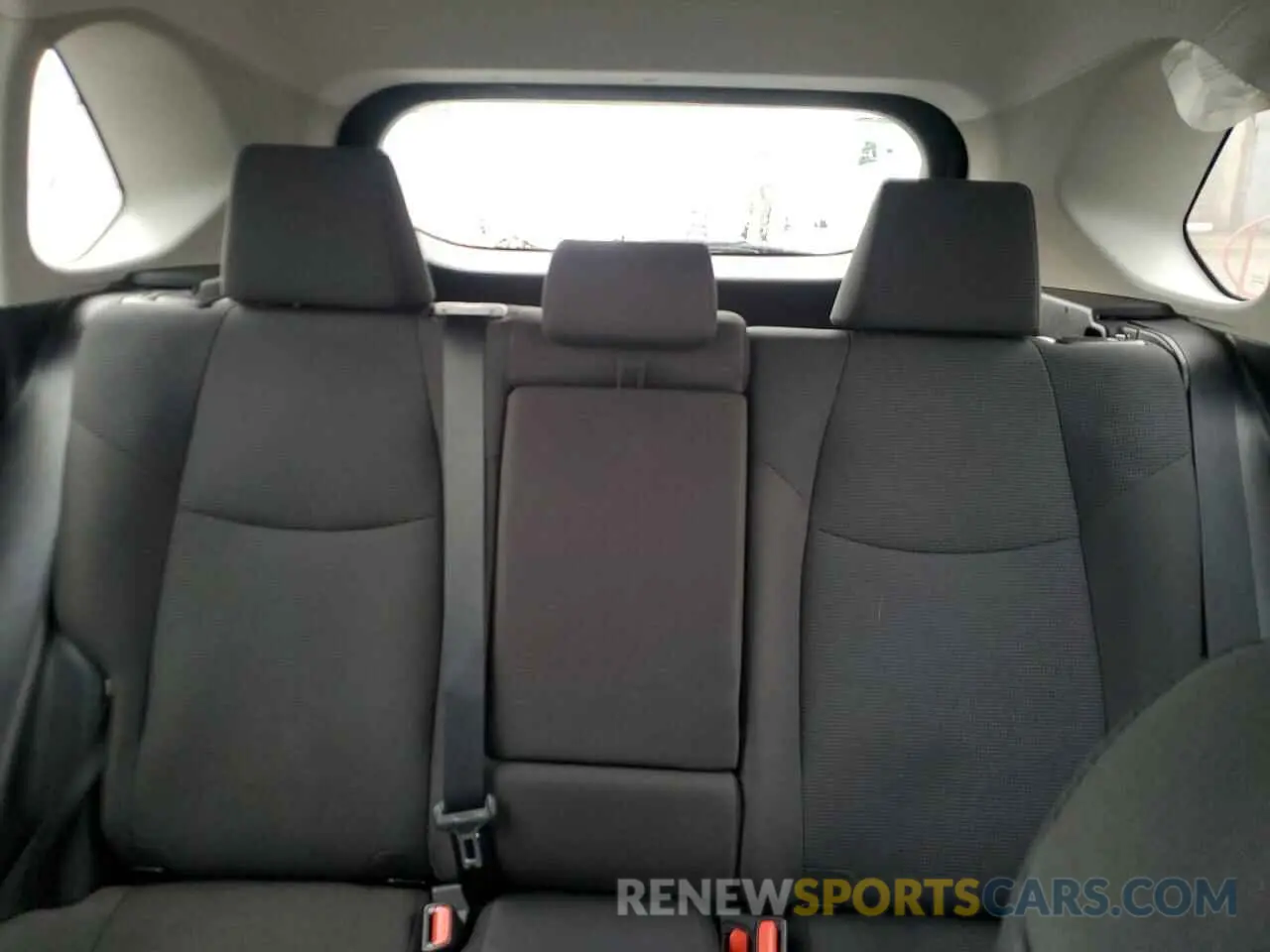 10 Photograph of a damaged car 2T3F1RFV5KW065312 TOYOTA RAV4 2019