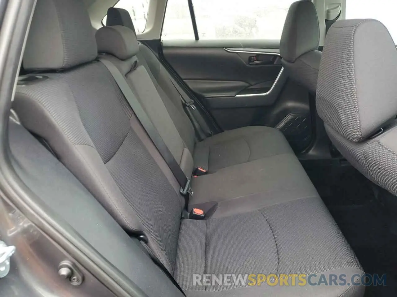 11 Photograph of a damaged car 2T3F1RFV5KW065312 TOYOTA RAV4 2019