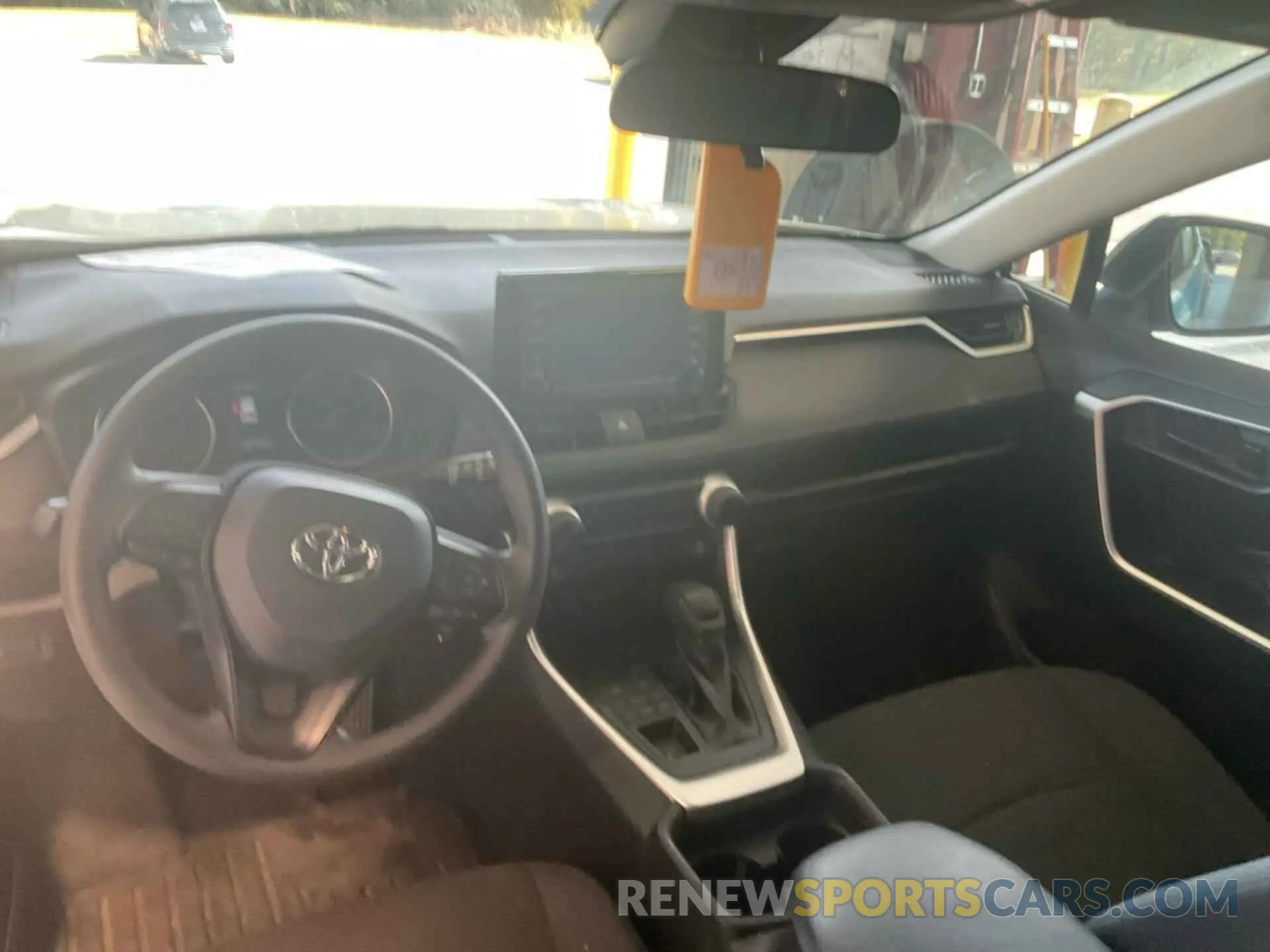 17 Фотография поврежденного автомобиля 2T3F1RFV6KC029615 TOYOTA RAV4 2019