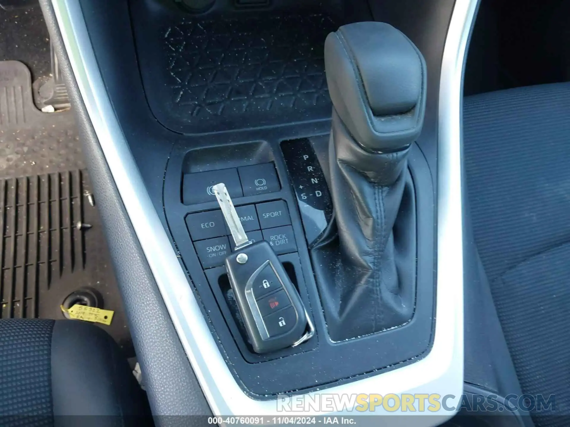 11 Photograph of a damaged car 2T3F1RFV6KW016278 TOYOTA RAV4 2019