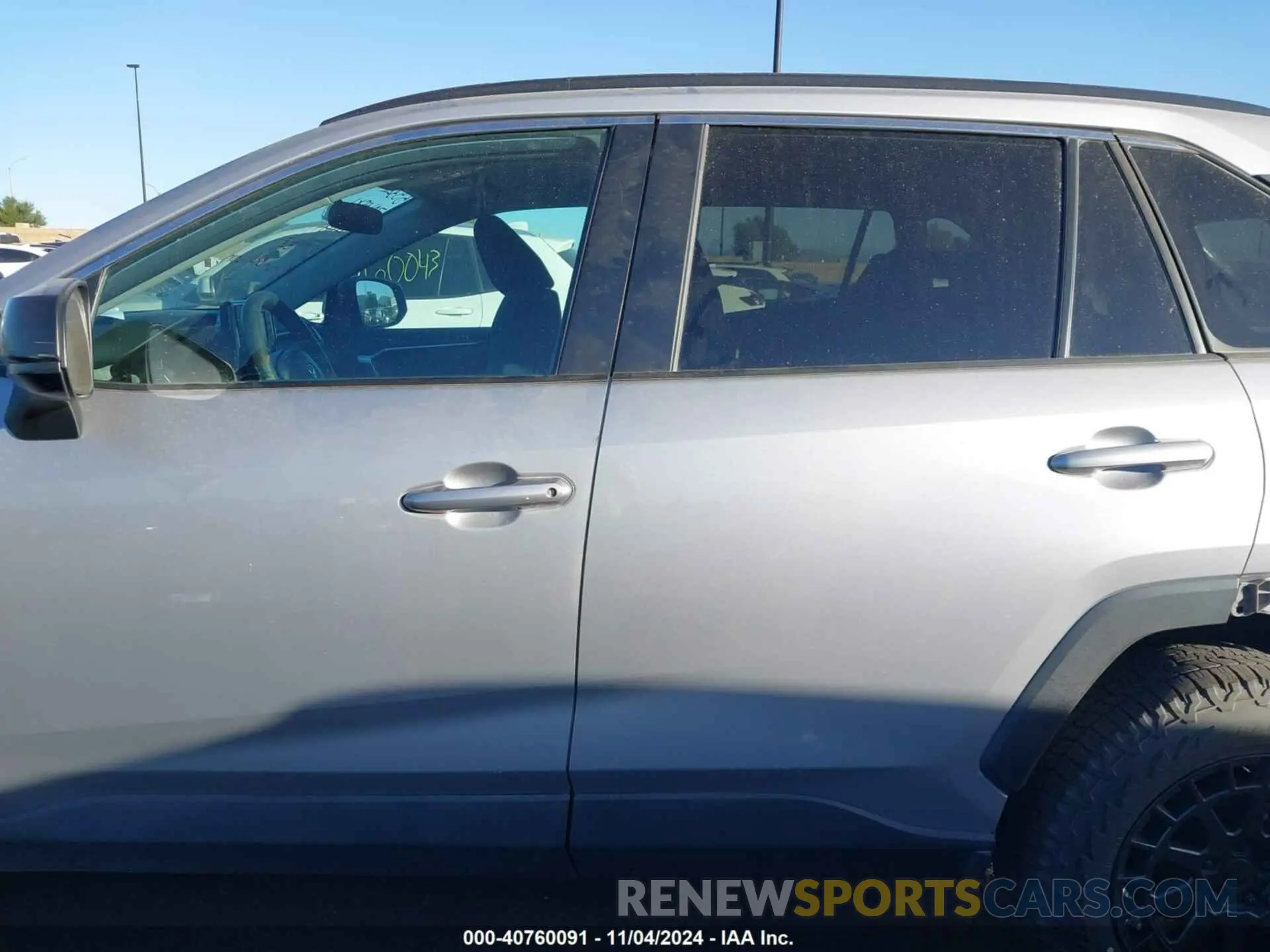 15 Photograph of a damaged car 2T3F1RFV6KW016278 TOYOTA RAV4 2019