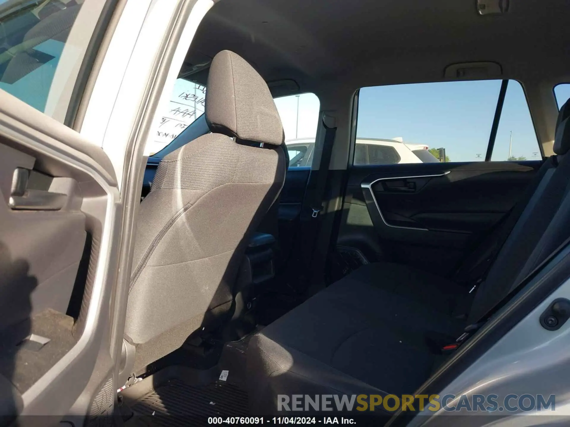8 Photograph of a damaged car 2T3F1RFV6KW016278 TOYOTA RAV4 2019