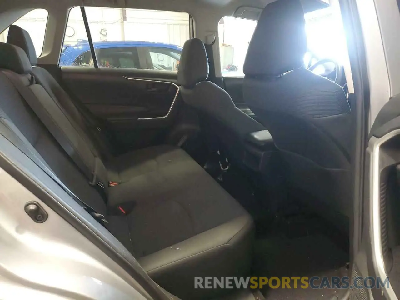 10 Photograph of a damaged car 2T3F1RFV6KW081485 TOYOTA RAV4 2019
