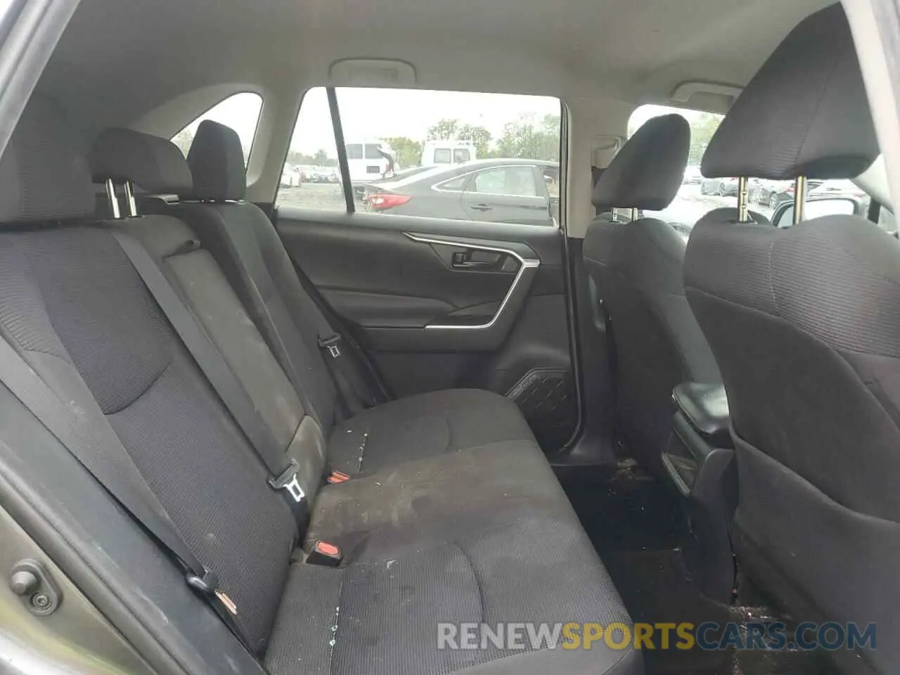 11 Photograph of a damaged car 2T3F1RFV7KC057231 TOYOTA RAV4 2019