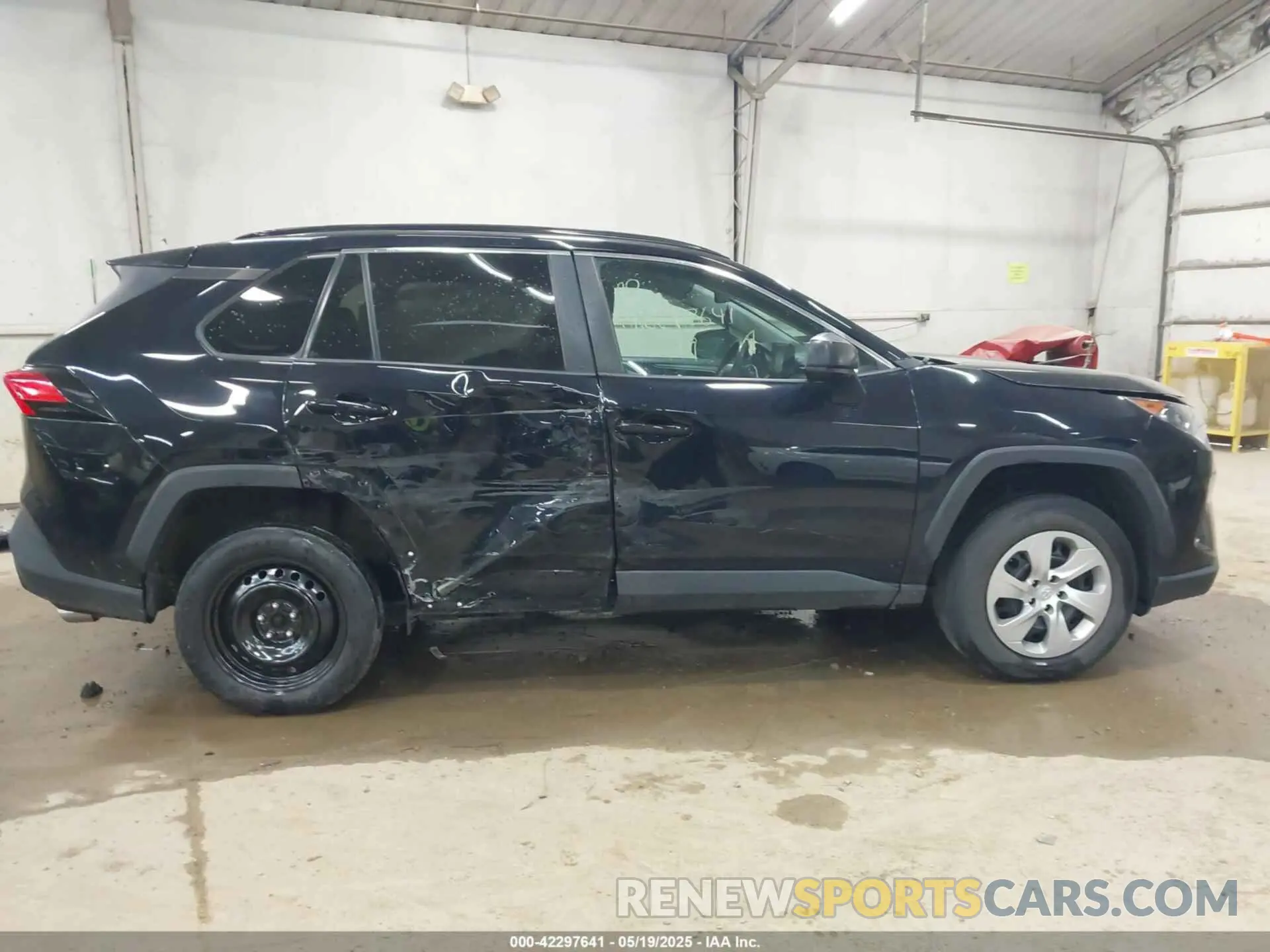 13 Photograph of a damaged car 2T3F1RFV7KW049905 TOYOTA RAV4 2019
