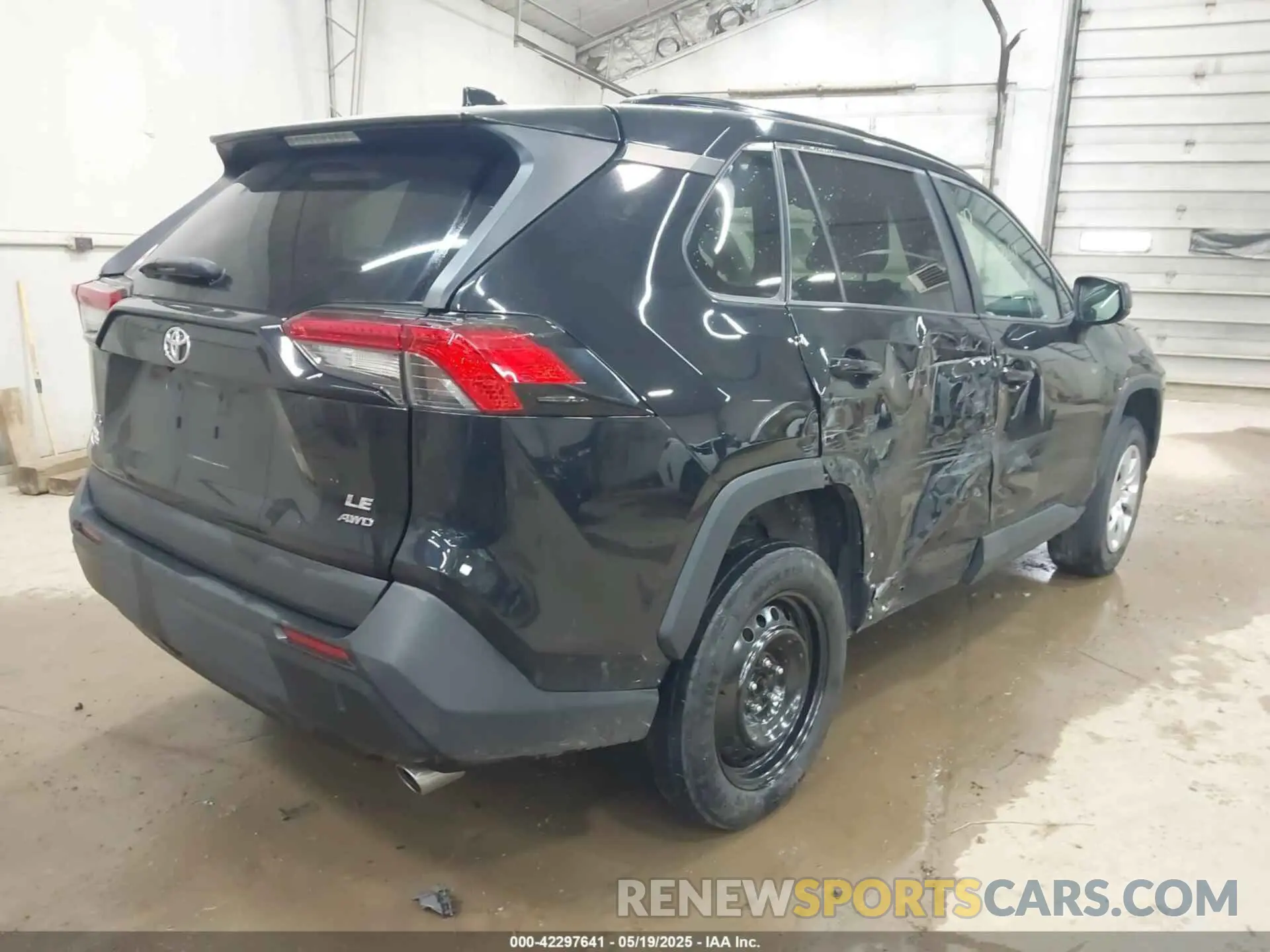 4 Photograph of a damaged car 2T3F1RFV7KW049905 TOYOTA RAV4 2019