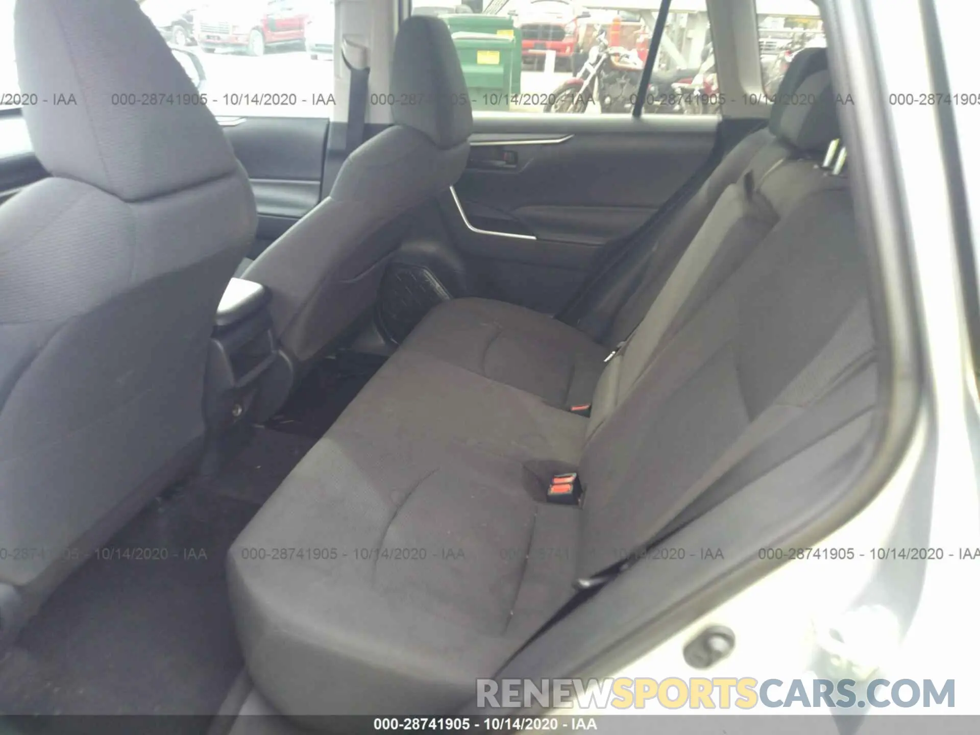 8 Photograph of a damaged car 2T3F1RFV8KC012038 TOYOTA RAV4 2019
