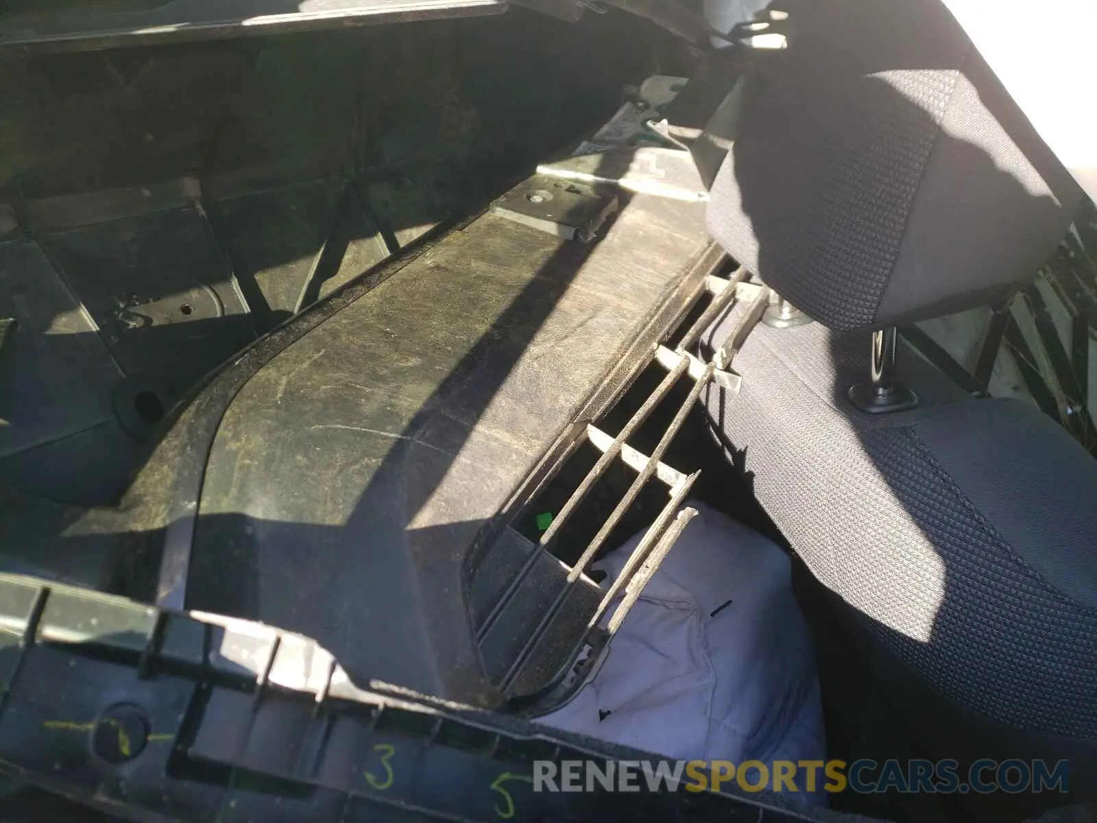 6 Photograph of a damaged car 2T3F1RFV8KC040275 TOYOTA RAV4 2019