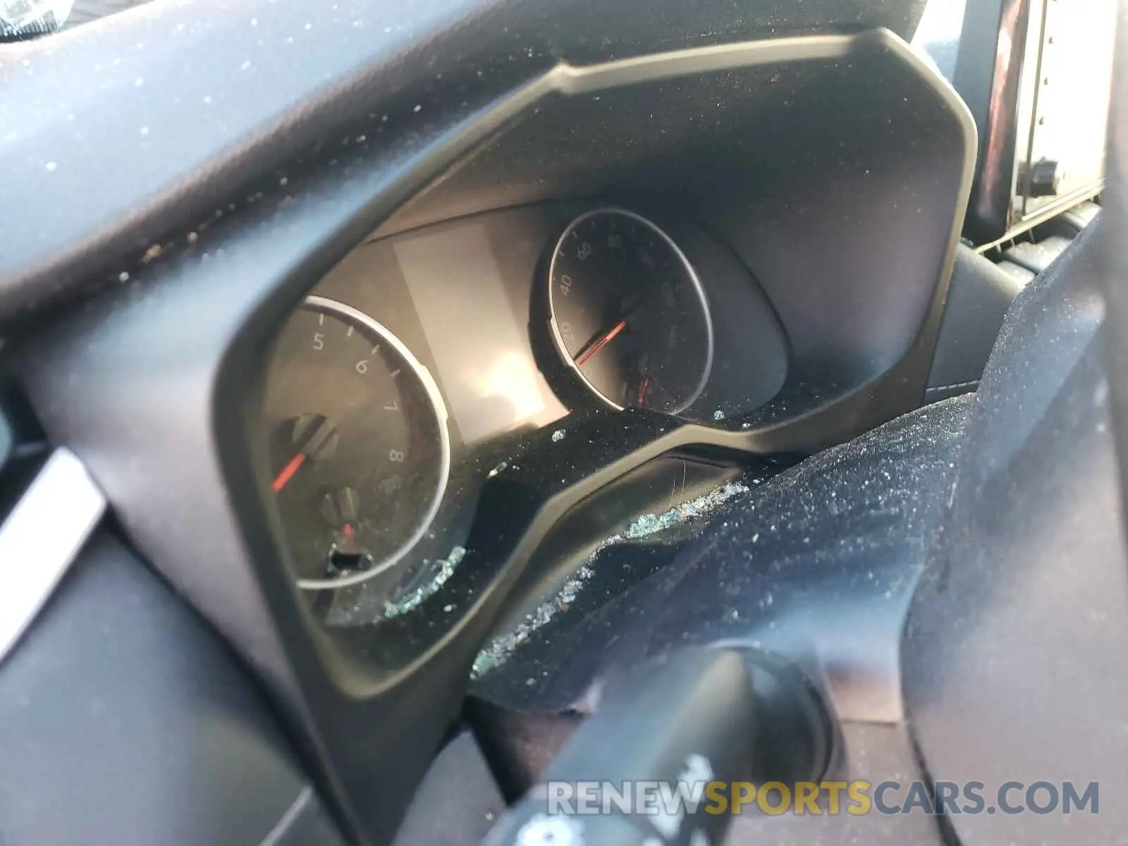 8 Photograph of a damaged car 2T3F1RFV8KC040275 TOYOTA RAV4 2019