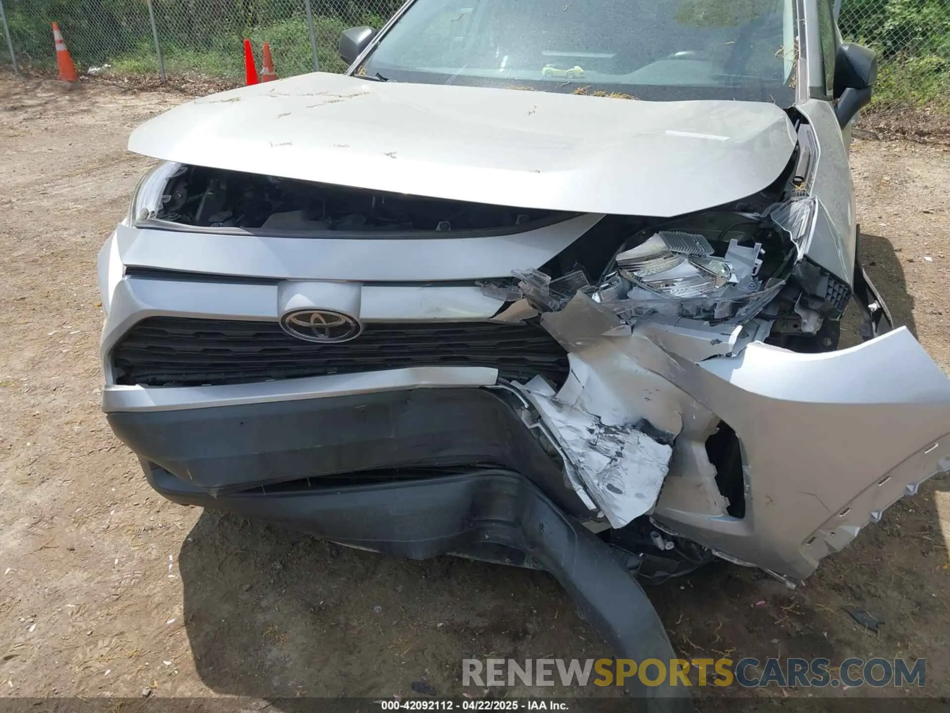 6 Photograph of a damaged car 2T3F1RFV8KW068379 TOYOTA RAV4 2019