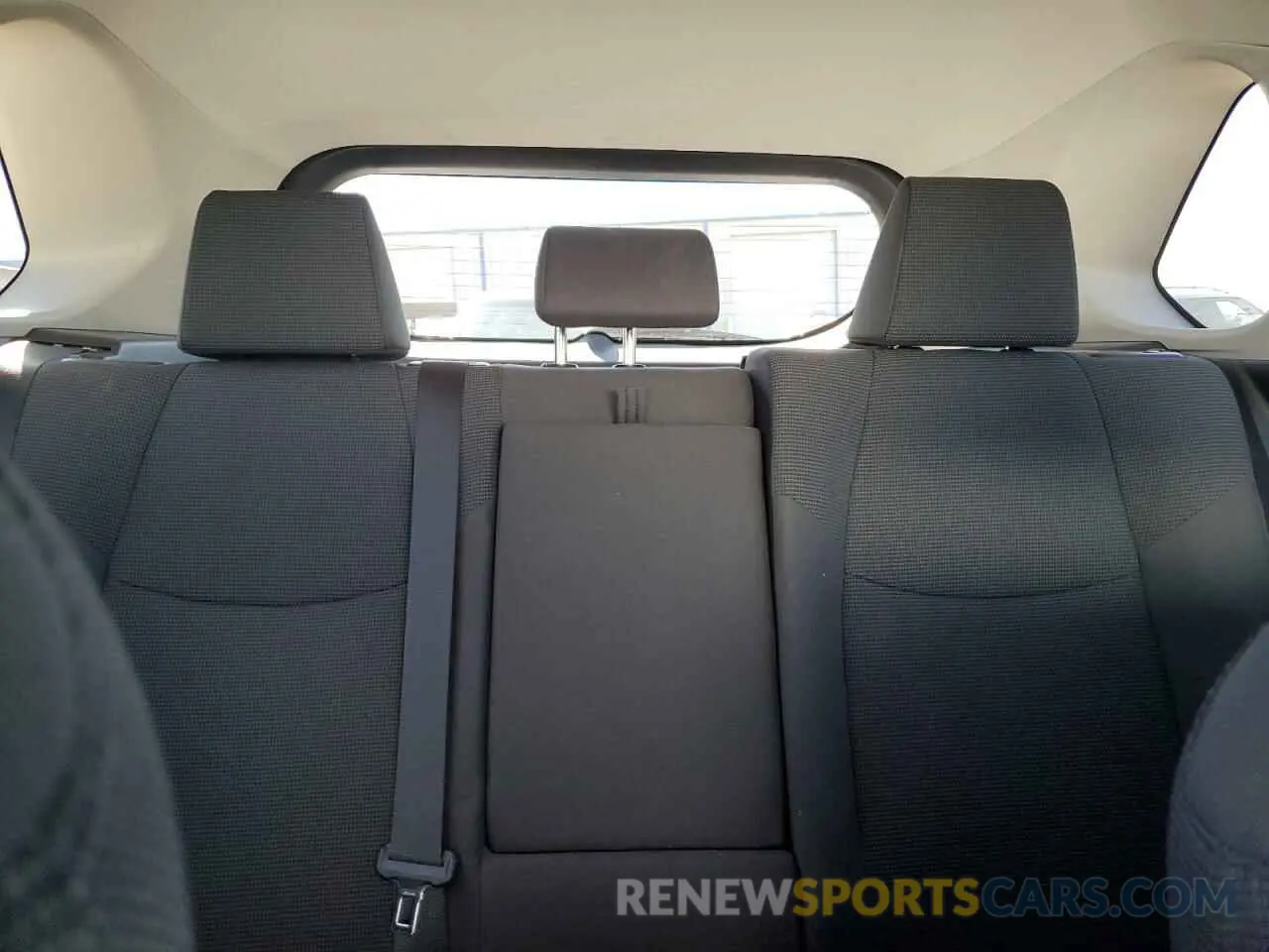 10 Photograph of a damaged car 2T3F1RFV9KC018334 TOYOTA RAV4 2019