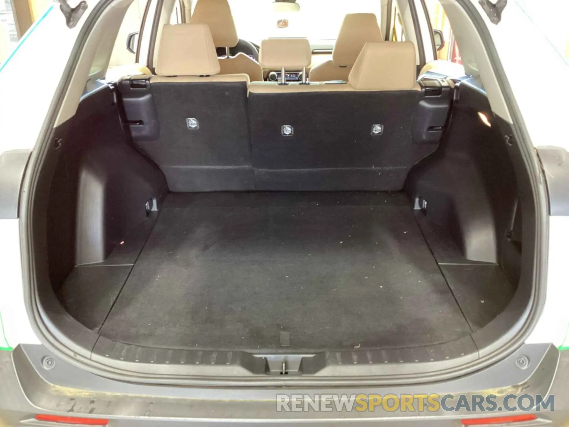 13 Photograph of a damaged car 2T3F1RFV9KW020860 TOYOTA RAV4 2019