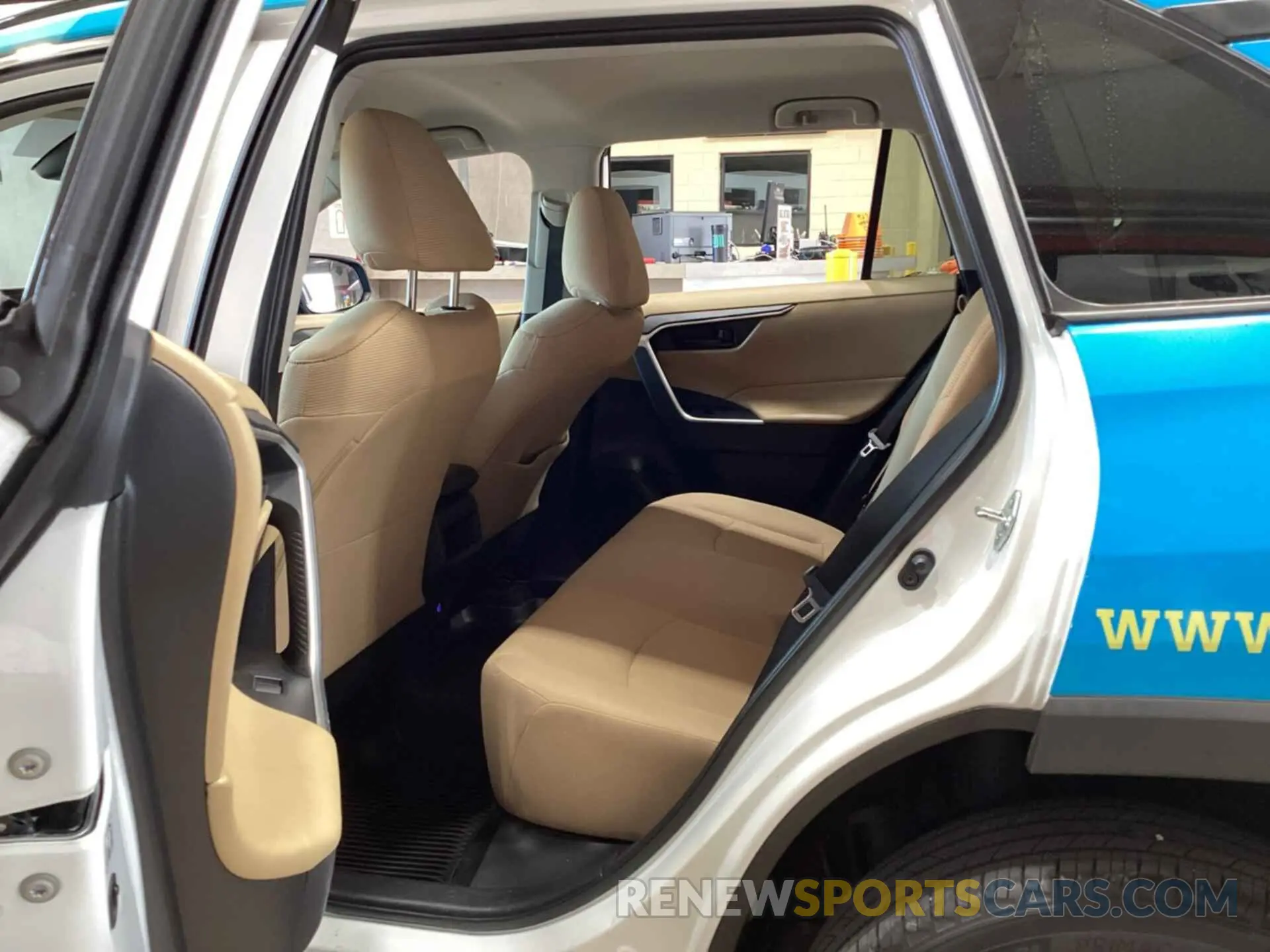 22 Photograph of a damaged car 2T3F1RFV9KW020860 TOYOTA RAV4 2019