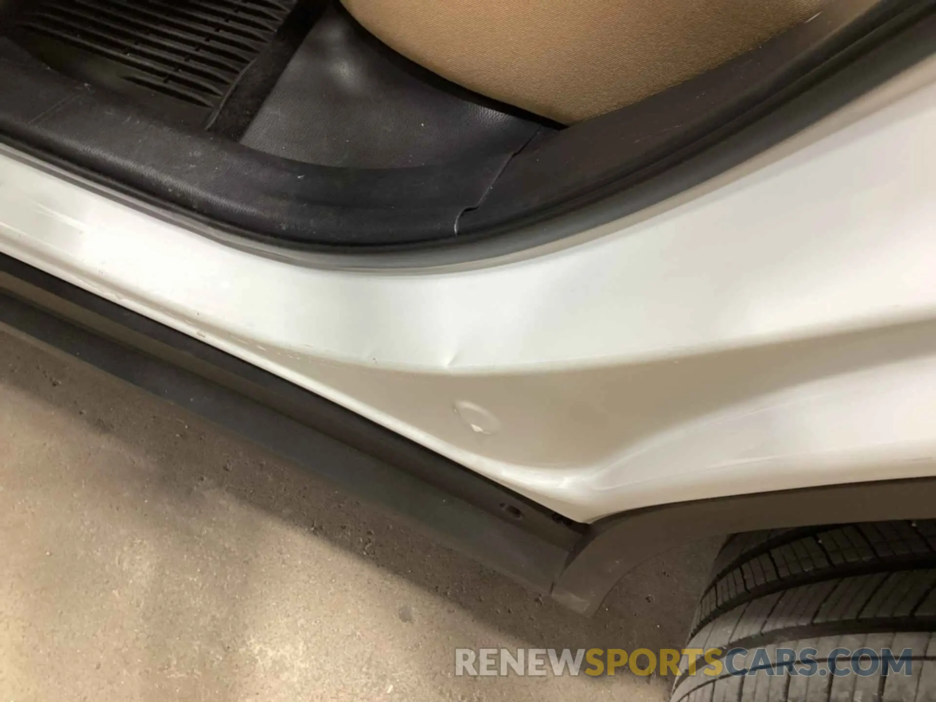 6 Photograph of a damaged car 2T3F1RFV9KW020860 TOYOTA RAV4 2019