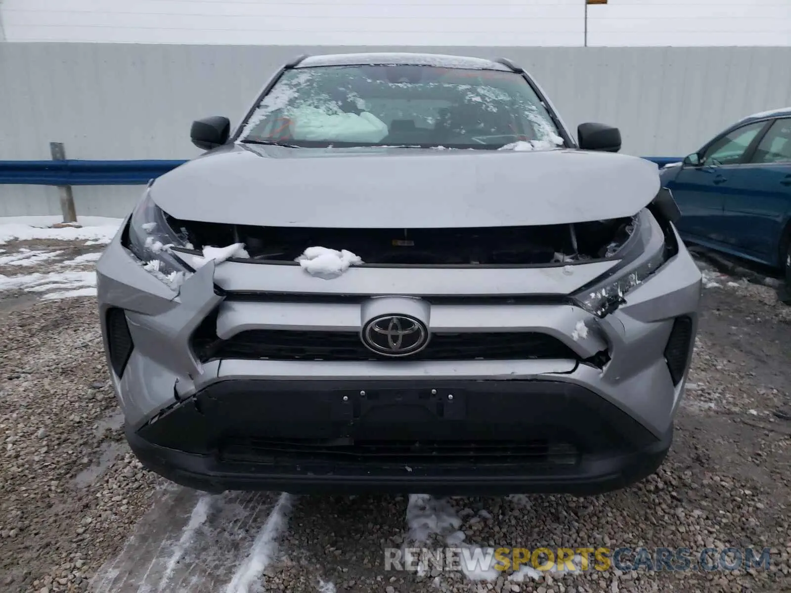 9 Photograph of a damaged car 2T3F1RFV9KW054670 TOYOTA RAV4 2019