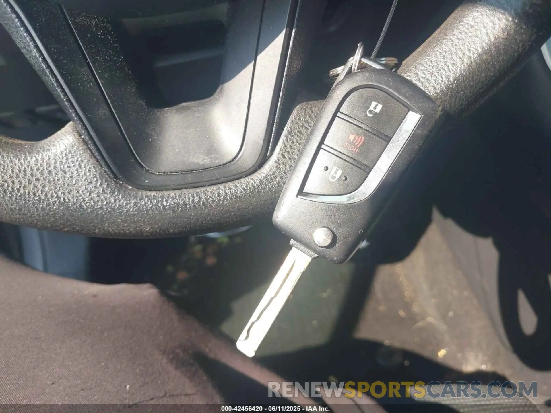 11 Photograph of a damaged car 2T3F1RFVXKC056266 TOYOTA RAV4 2019