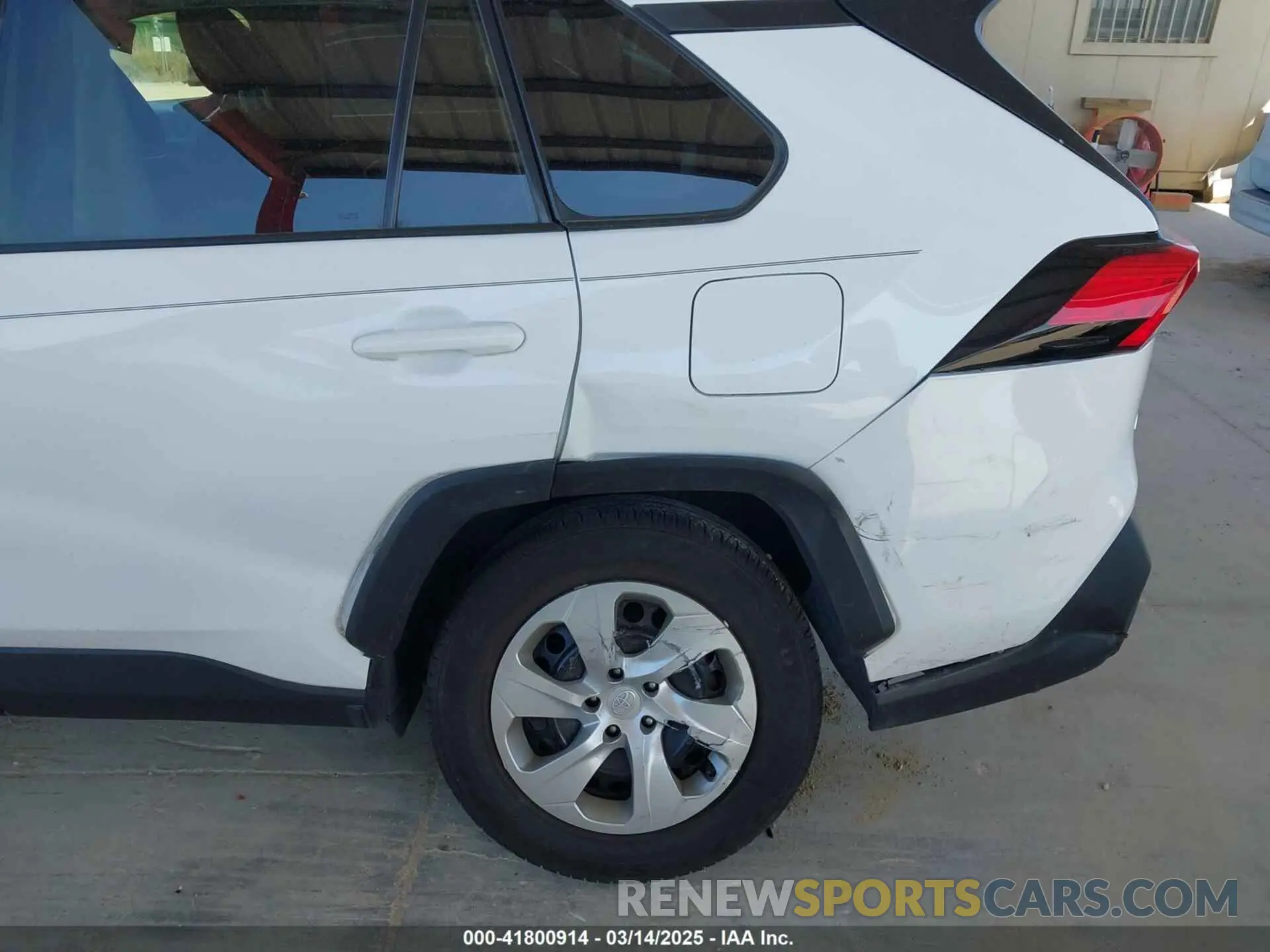 6 Photograph of a damaged car 2T3G1RFV0KW008617 TOYOTA RAV4 2019