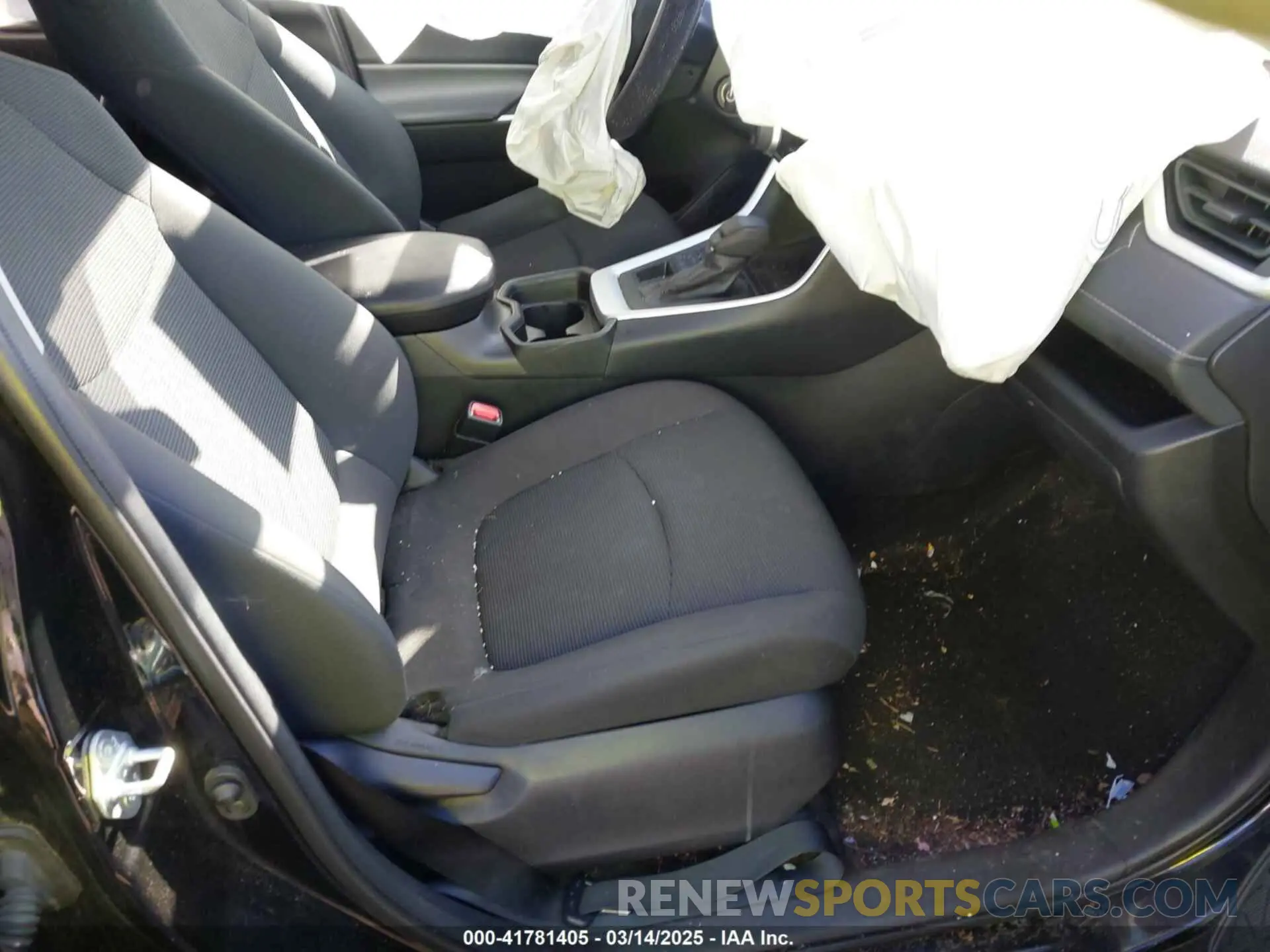5 Photograph of a damaged car 2T3G1RFV1KC054006 TOYOTA RAV4 2019