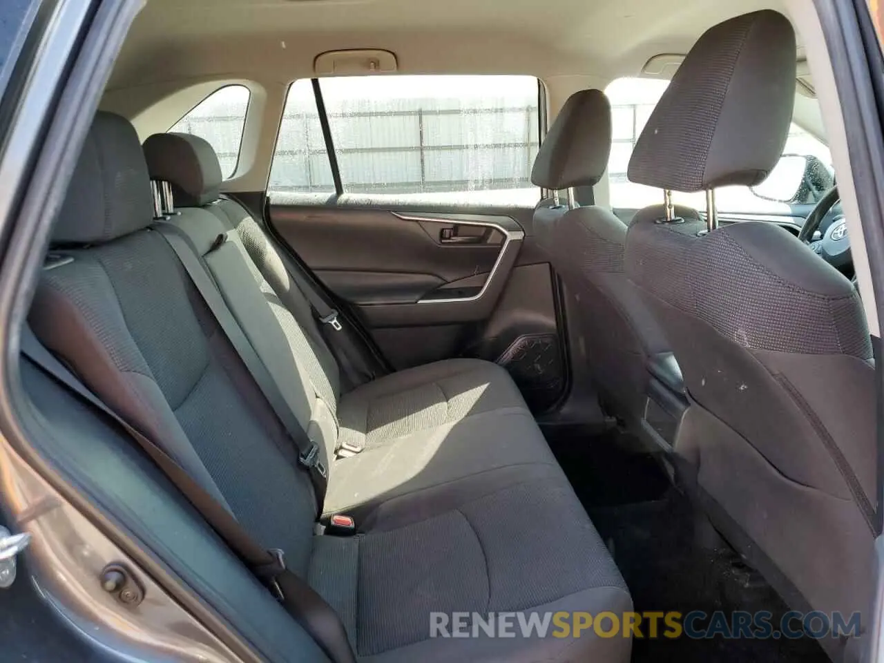 11 Фотография поврежденного автомобиля 2T3G1RFV1KW037804 TOYOTA RAV4 2019