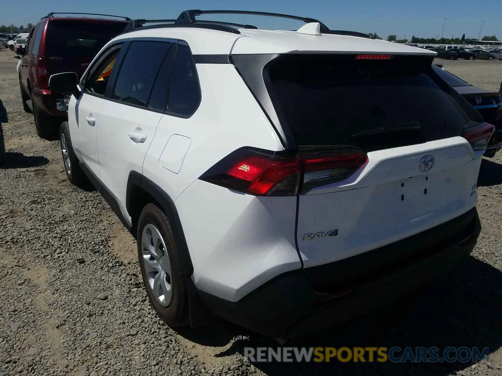3 Photograph of a damaged car 2T3G1RFV1KW043182 TOYOTA RAV4 2019