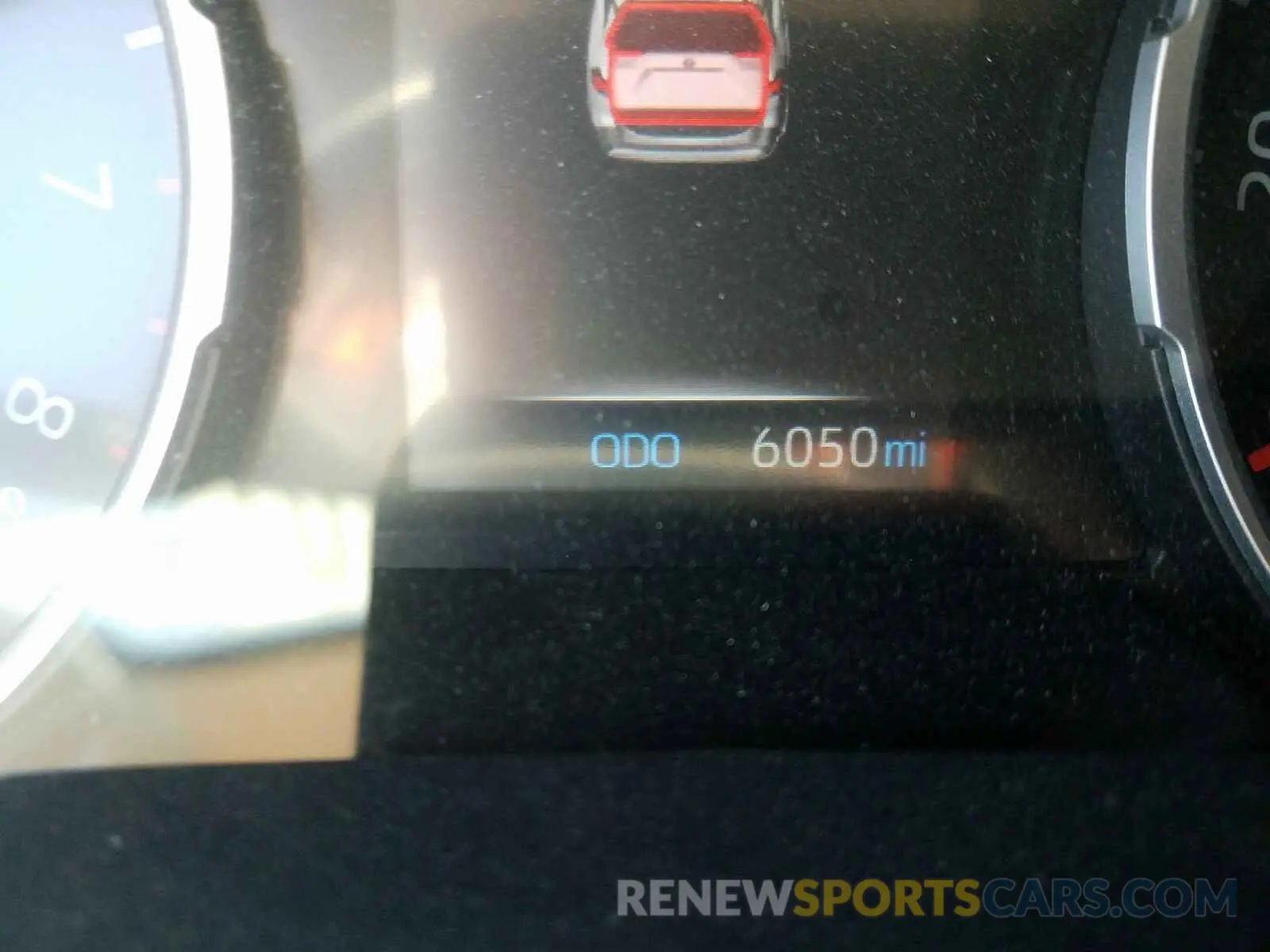 8 Photograph of a damaged car 2T3G1RFV1KW043182 TOYOTA RAV4 2019