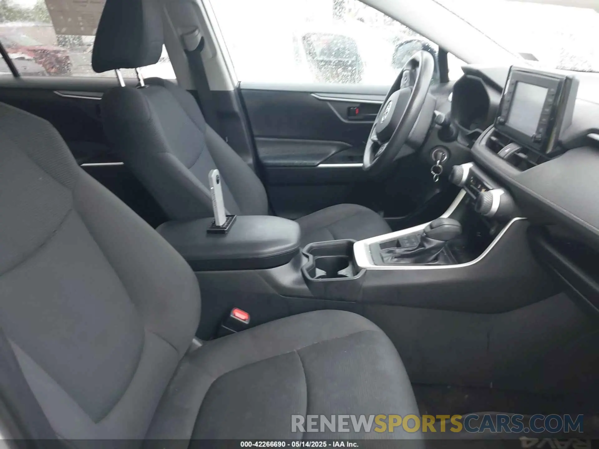5 Фотография поврежденного автомобиля 2T3G1RFV2KC017563 TOYOTA RAV4 2019