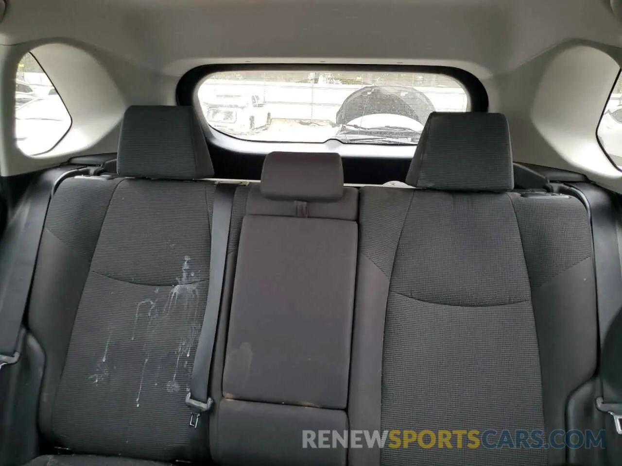 10 Photograph of a damaged car 2T3G1RFV5KC019050 TOYOTA RAV4 2019