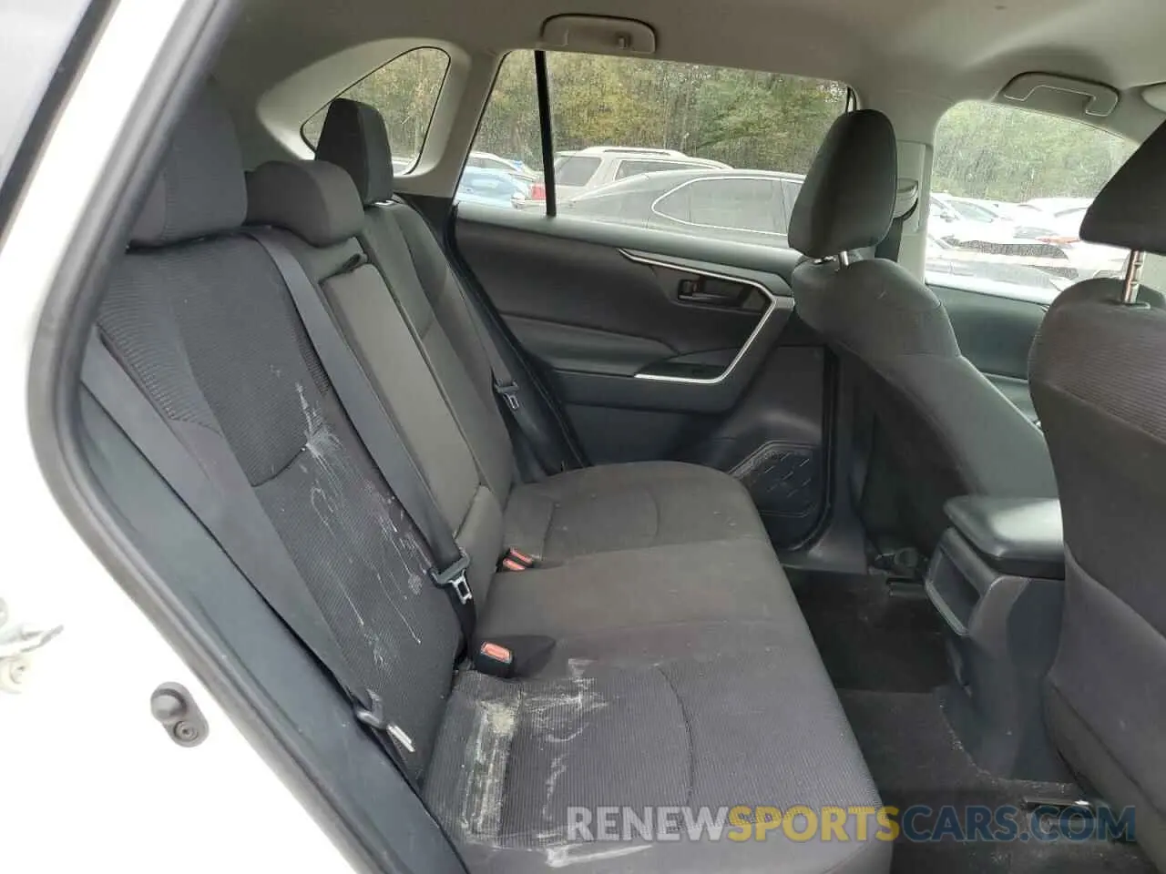 11 Photograph of a damaged car 2T3G1RFV5KC019050 TOYOTA RAV4 2019