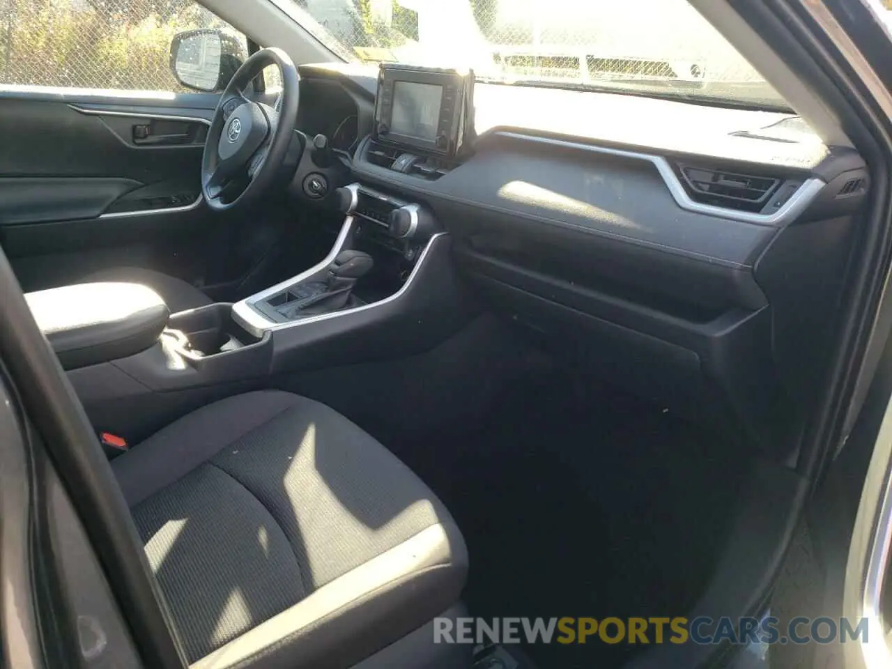 5 Photograph of a damaged car 2T3G1RFV5KC021767 TOYOTA RAV4 2019