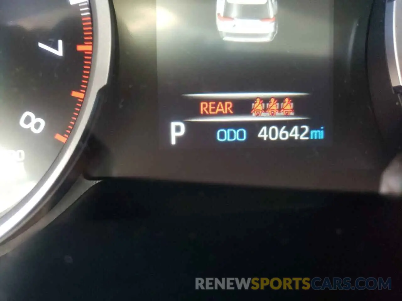 8 Photograph of a damaged car 2T3G1RFV5KC021767 TOYOTA RAV4 2019