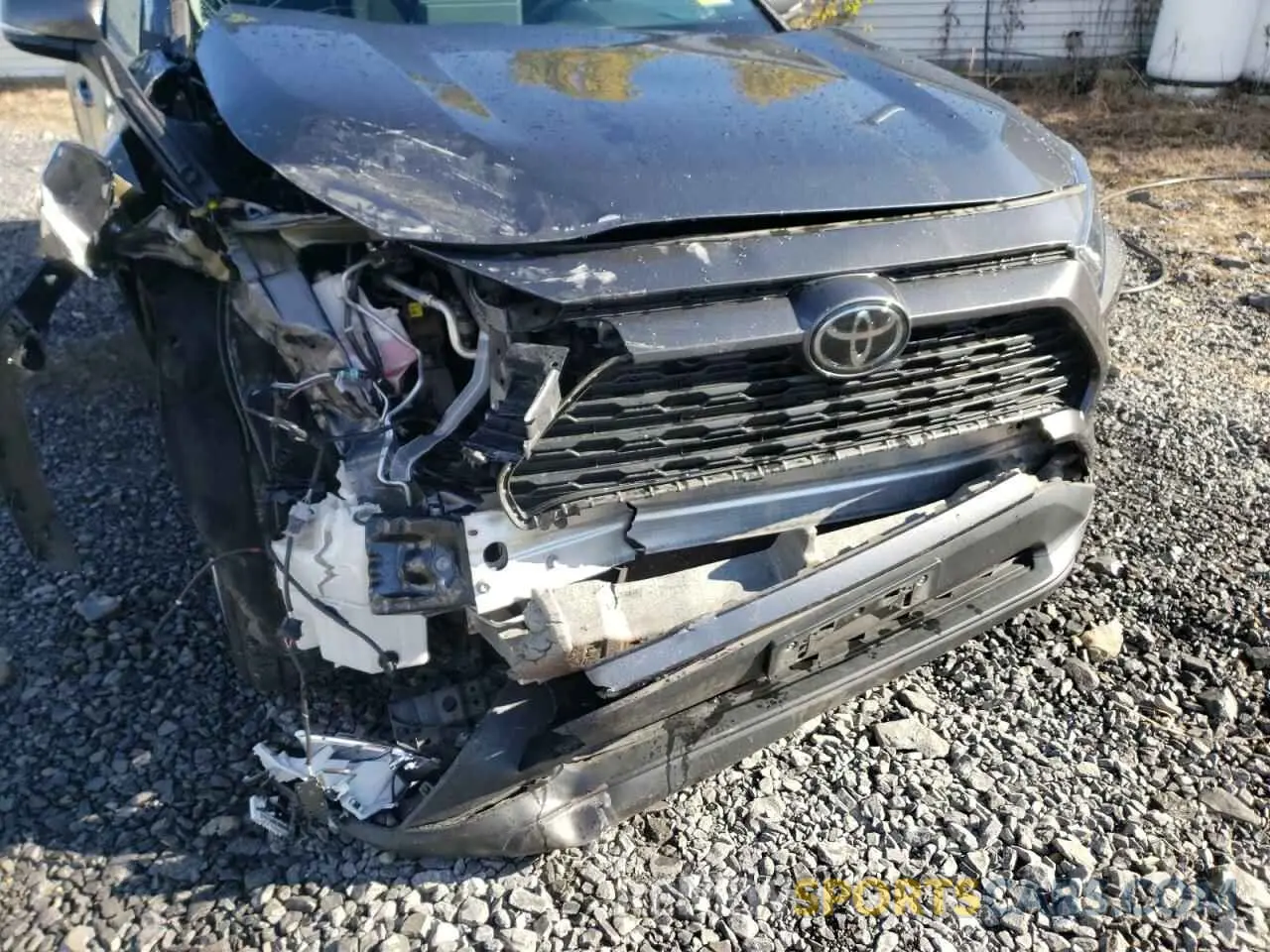9 Photograph of a damaged car 2T3G1RFV5KC021767 TOYOTA RAV4 2019