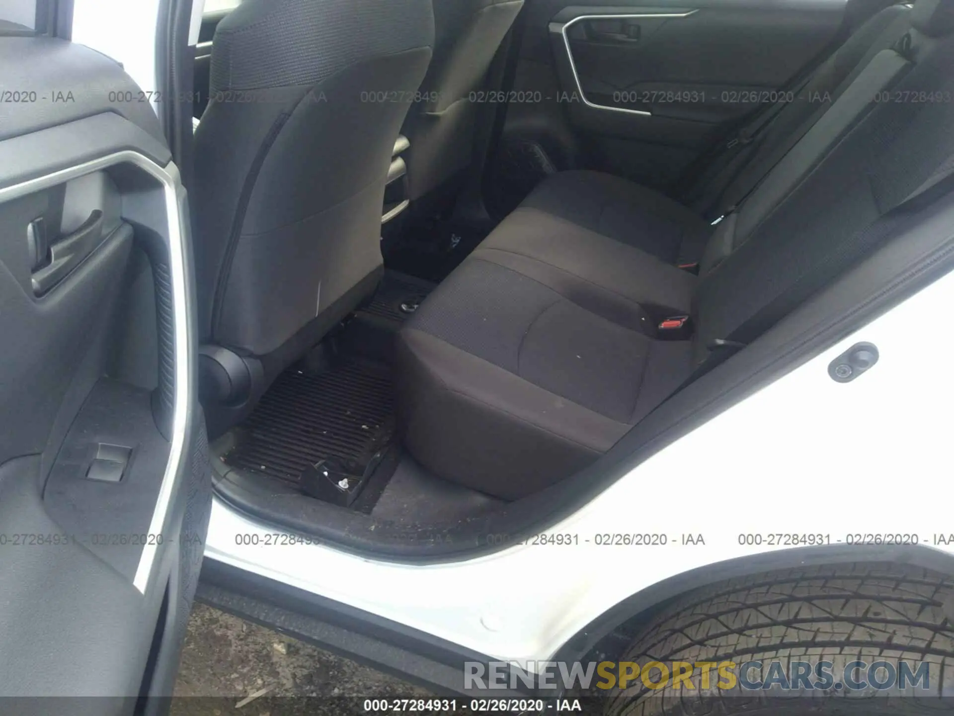 8 Photograph of a damaged car 2T3G1RFV6KC056088 TOYOTA RAV4 2019