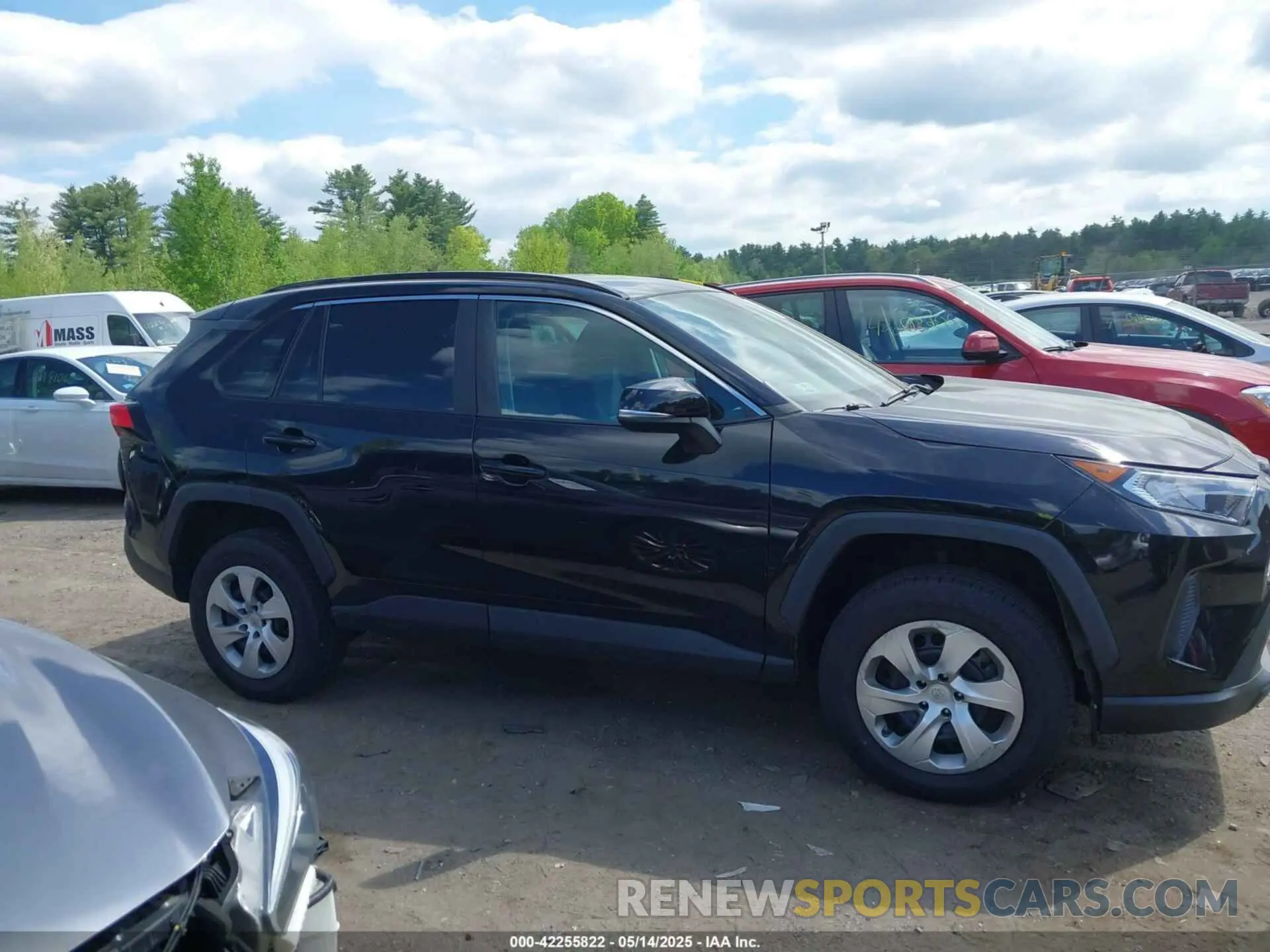 13 Photograph of a damaged car 2T3G1RFV6KW031660 TOYOTA RAV4 2019