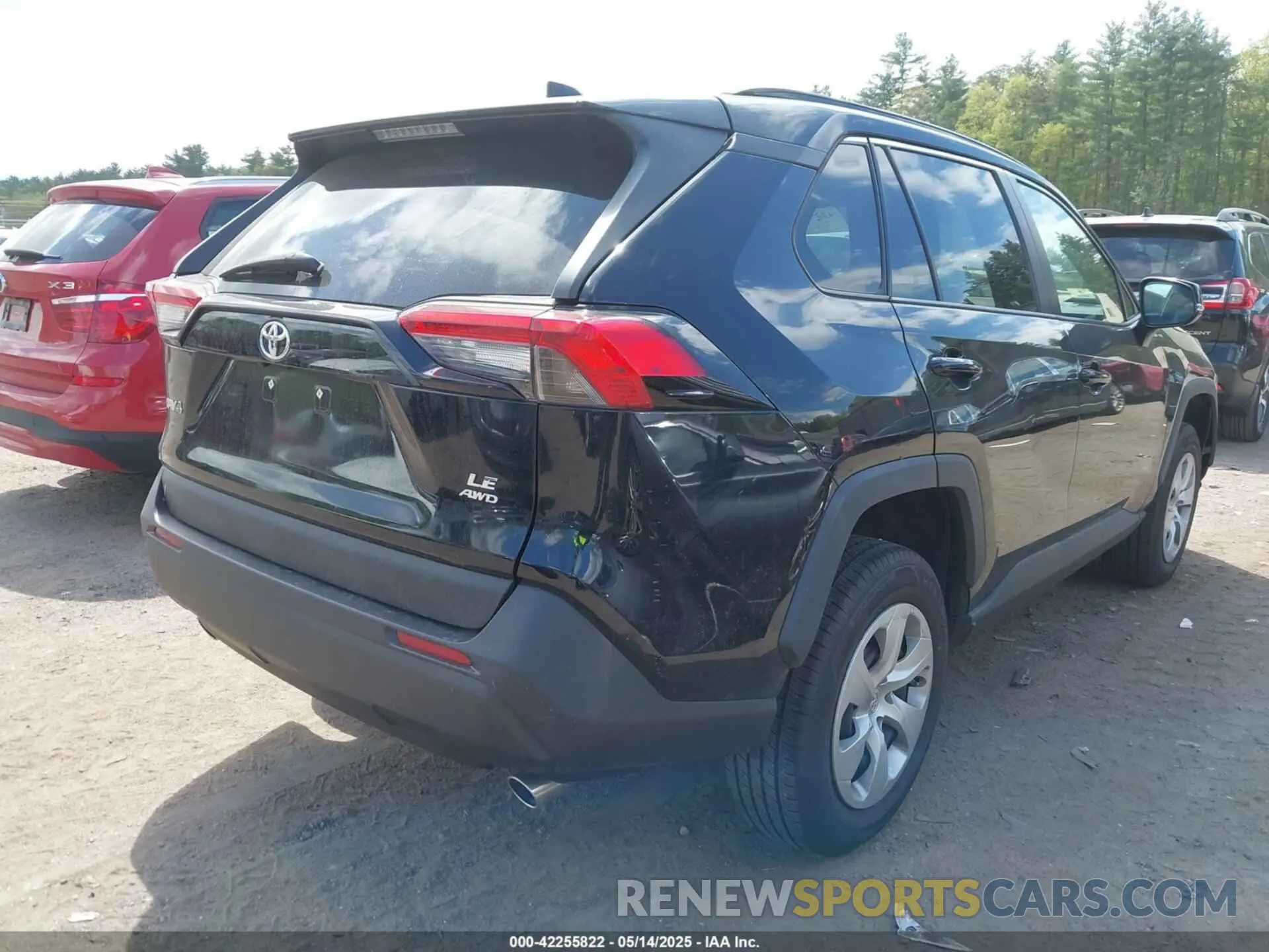 4 Photograph of a damaged car 2T3G1RFV6KW031660 TOYOTA RAV4 2019