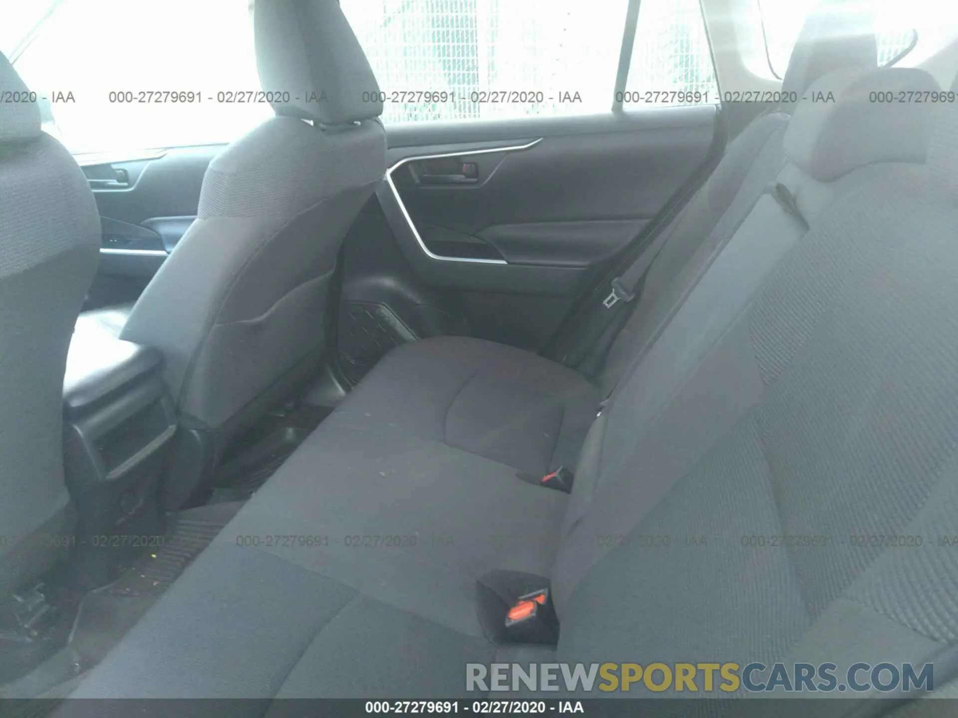 8 Photograph of a damaged car 2T3G1RFV6KW062276 TOYOTA RAV4 2019