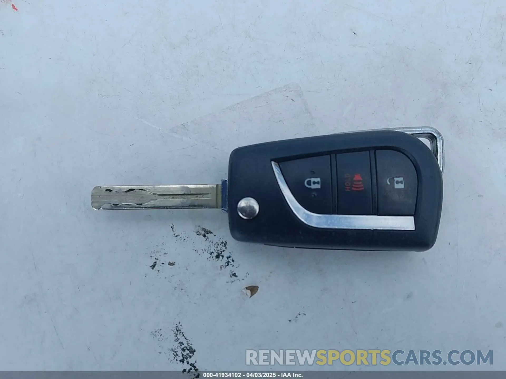 11 Photograph of a damaged car 2T3G1RFV7KC036285 TOYOTA RAV4 2019