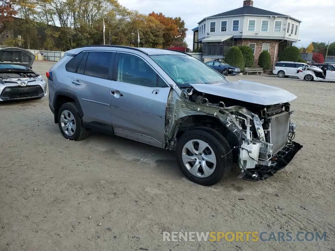 4 Photograph of a damaged car 2T3G1RFV8KC040605 TOYOTA RAV4 2019