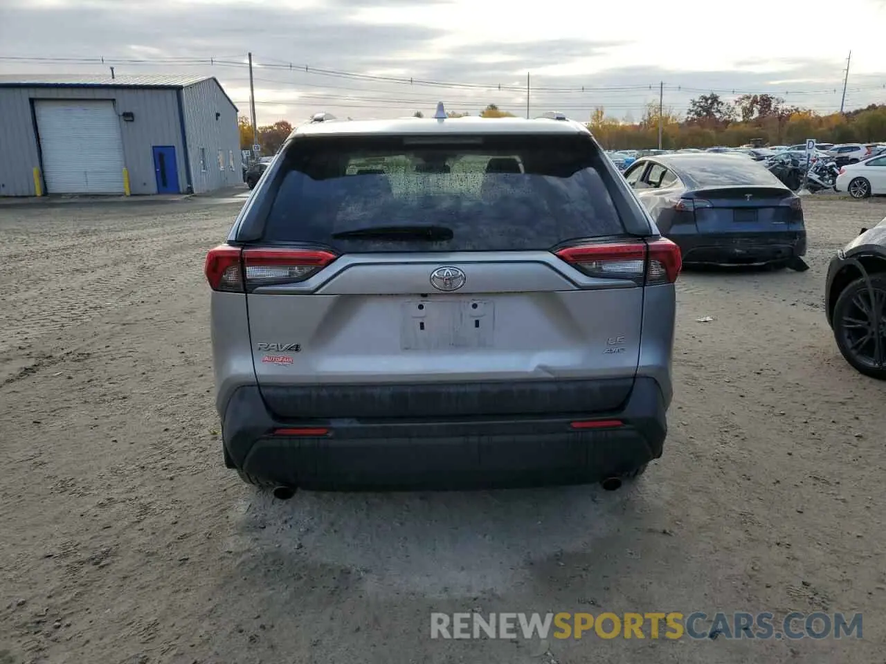 6 Photograph of a damaged car 2T3G1RFV8KC040605 TOYOTA RAV4 2019