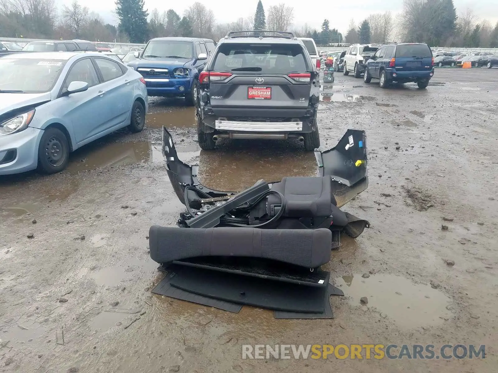 9 Photograph of a damaged car 2T3G1RFV9KC049846 TOYOTA RAV4 2019